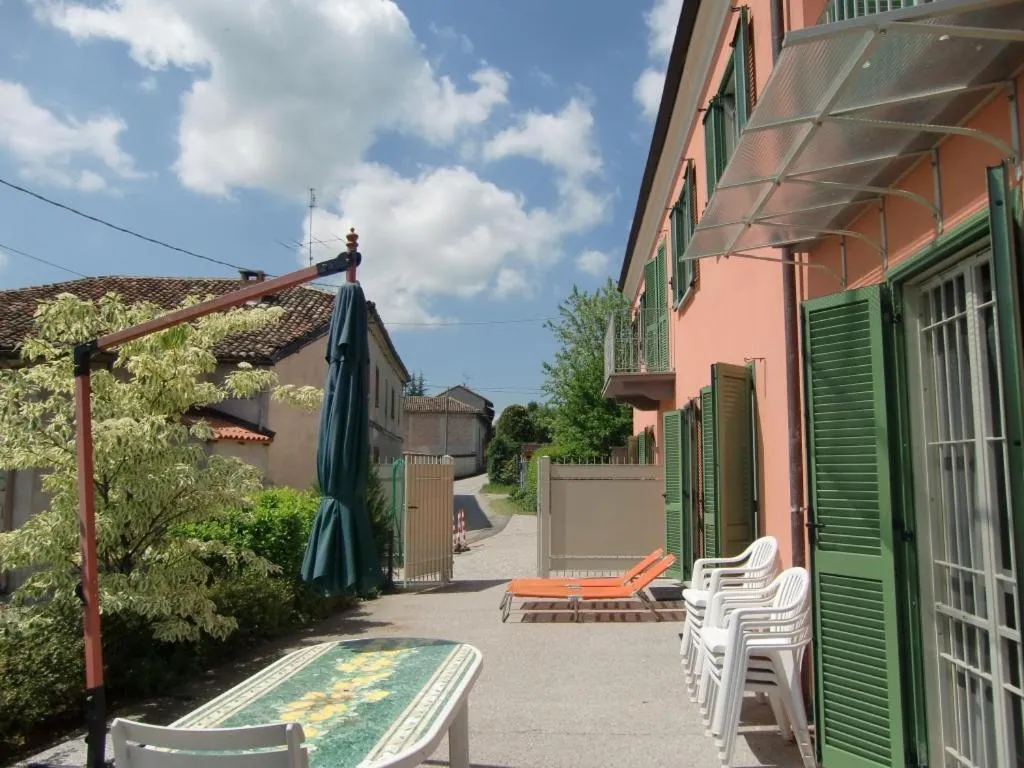 Patio in B&B LA VIGNA DI TINA