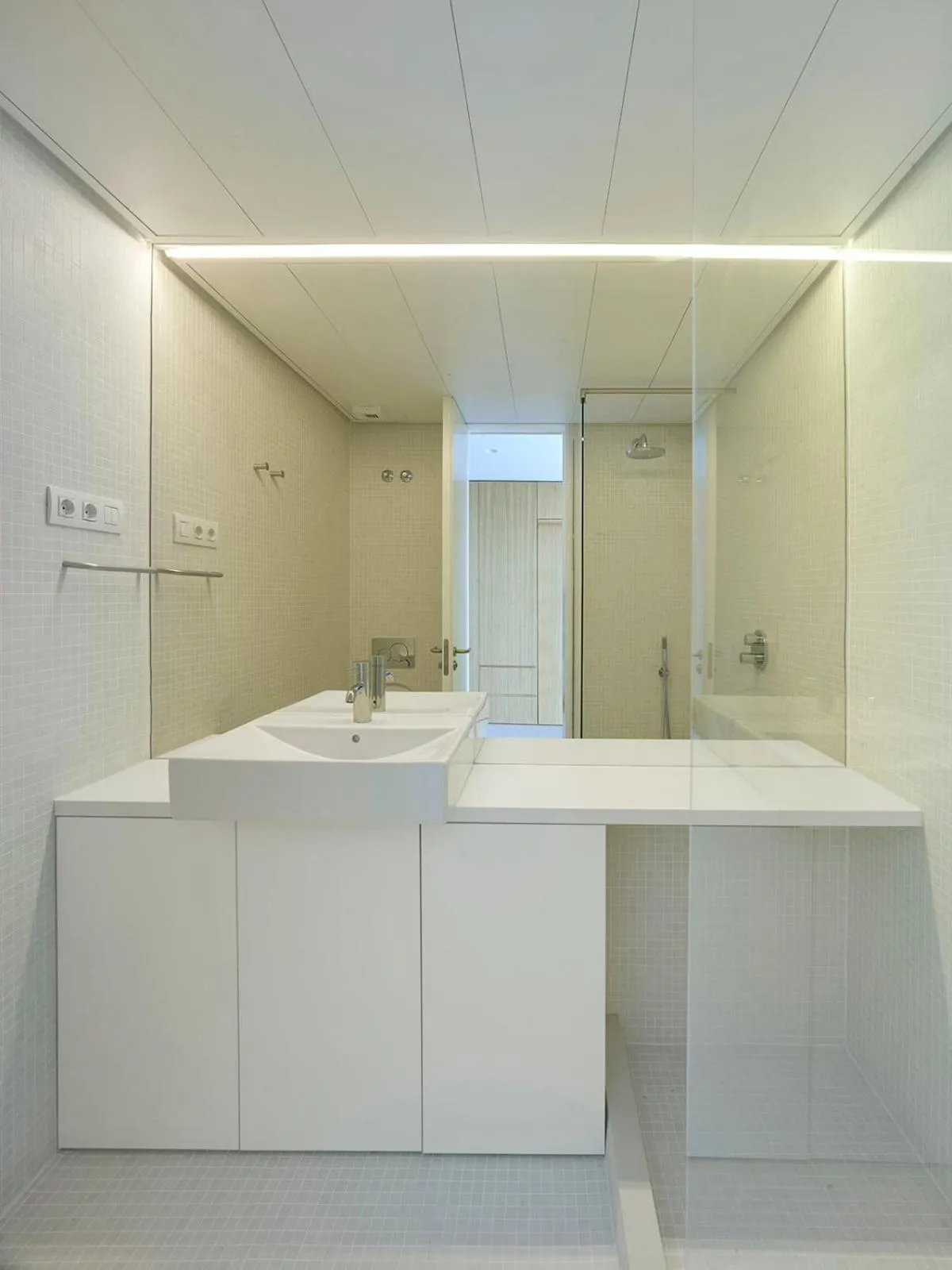 Toilet in Hoom Apartments Juan Bravo