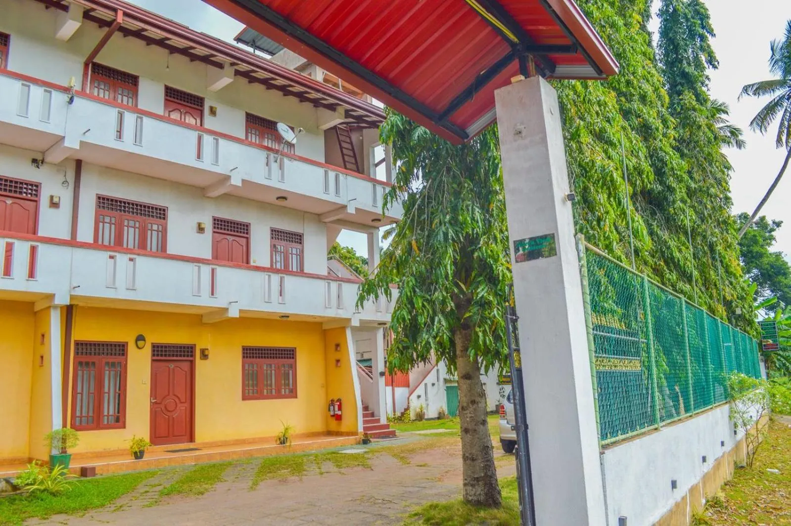 Property building in Airport Green View Hotel Katunayake