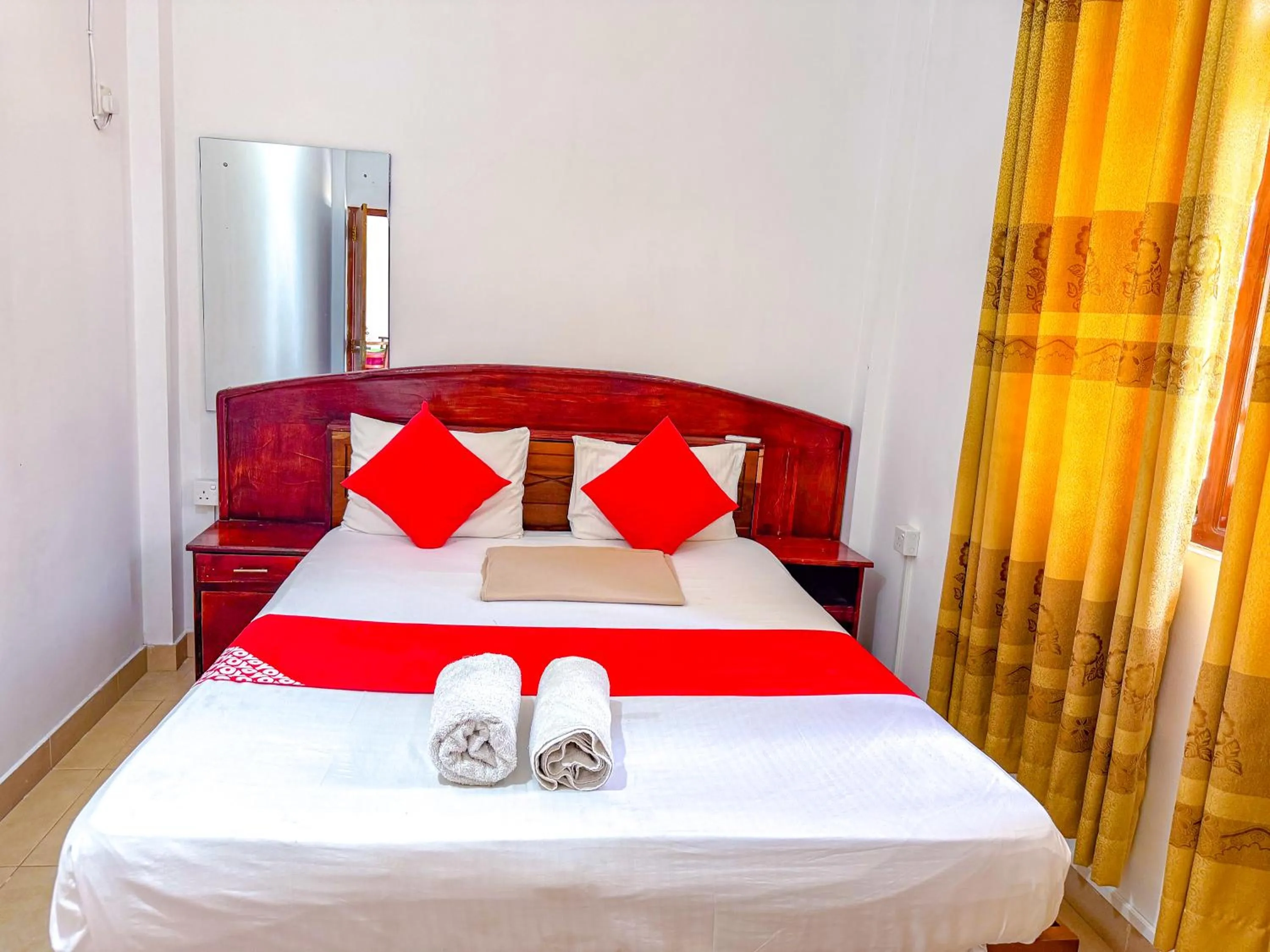 Bedroom, Bed in Airport Green View Hotel Katunayake