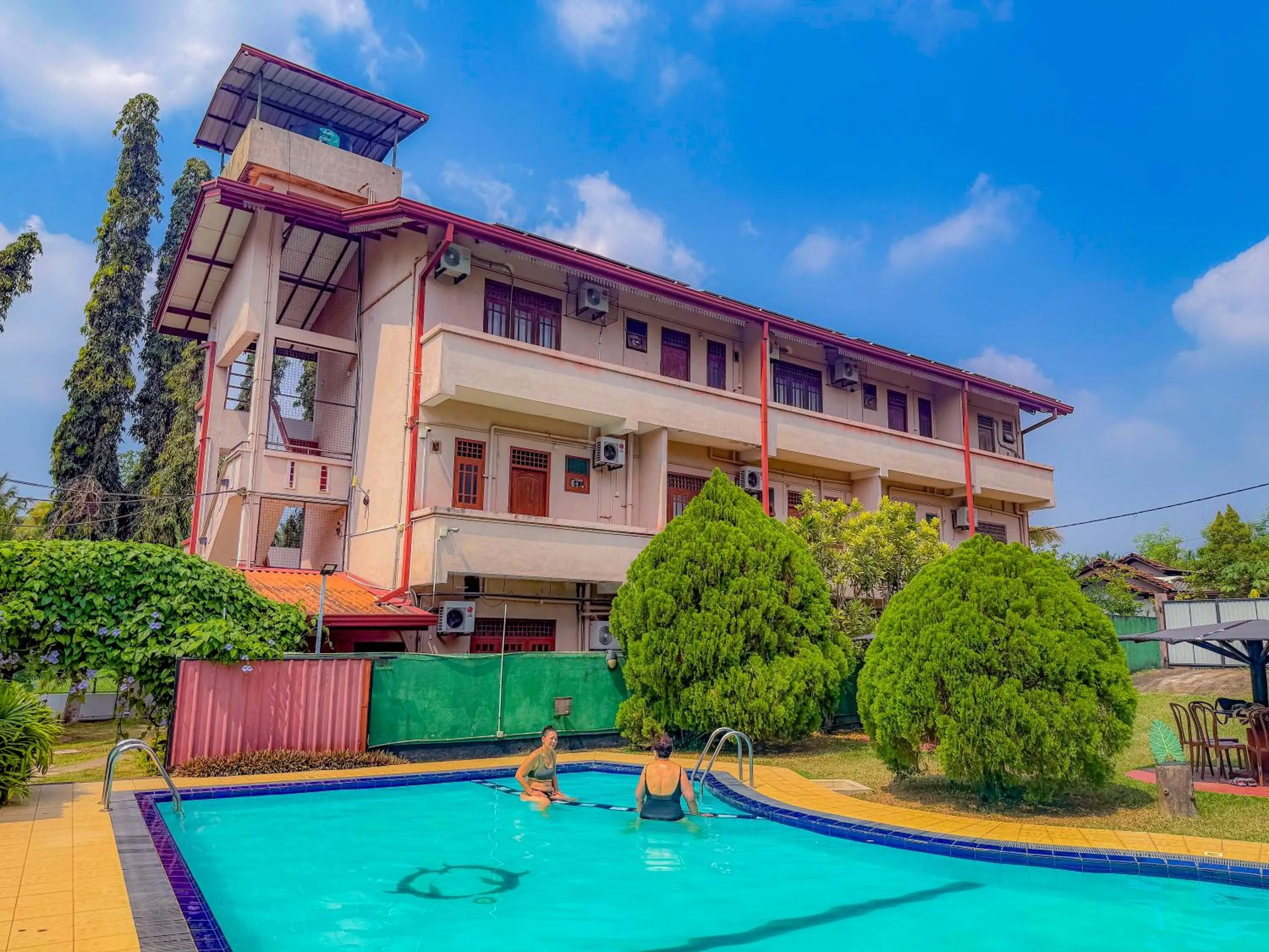 Garden view in Airport Green View Hotel Katunayake