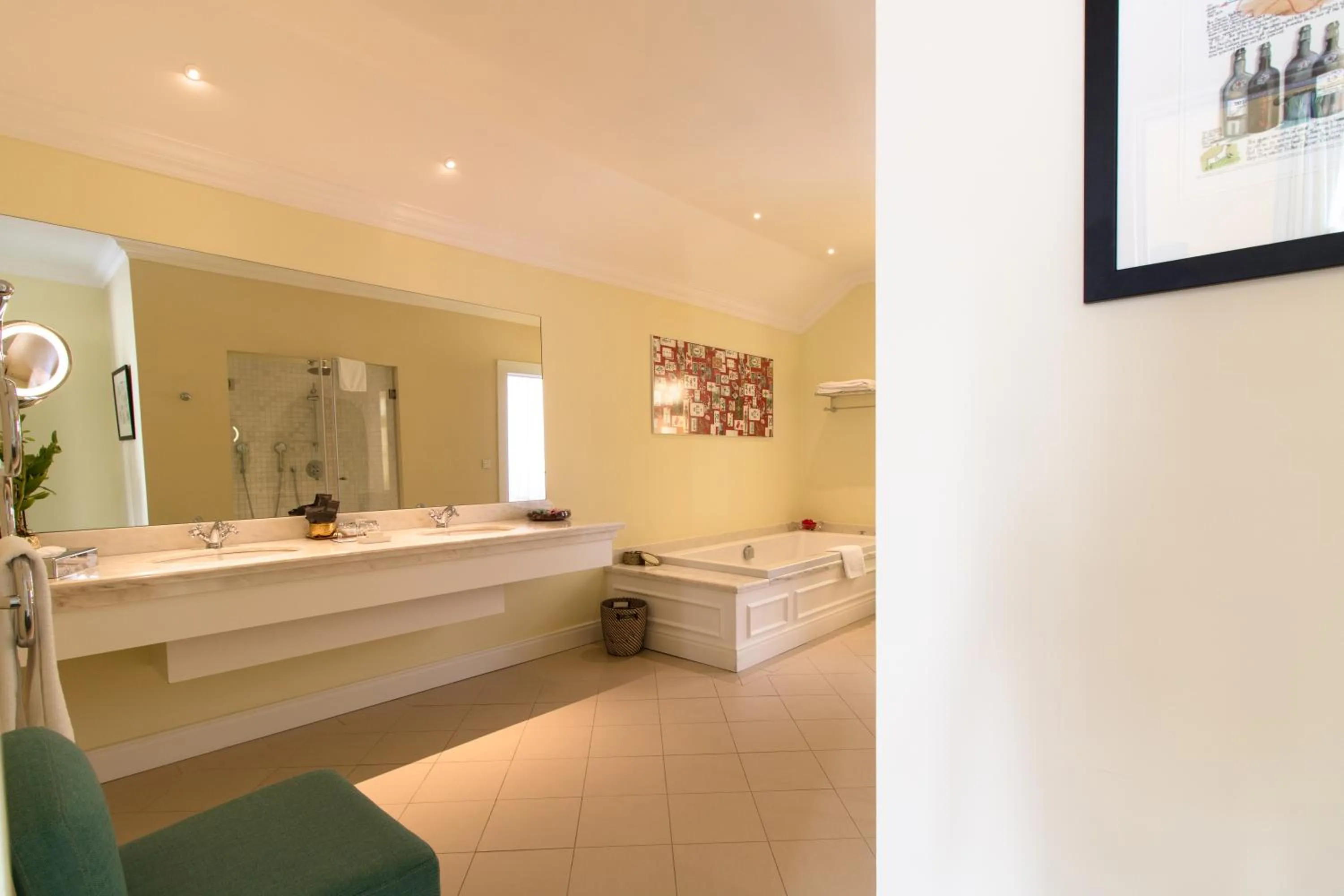 Toilet in The Vintage House - Douro