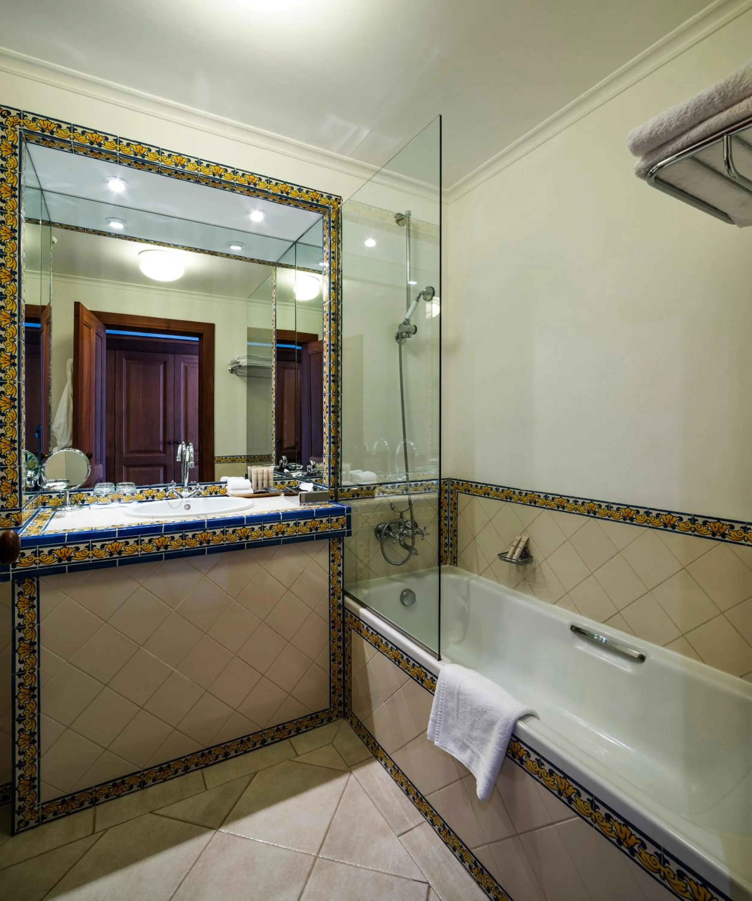 Bathroom in The Vintage House - Douro