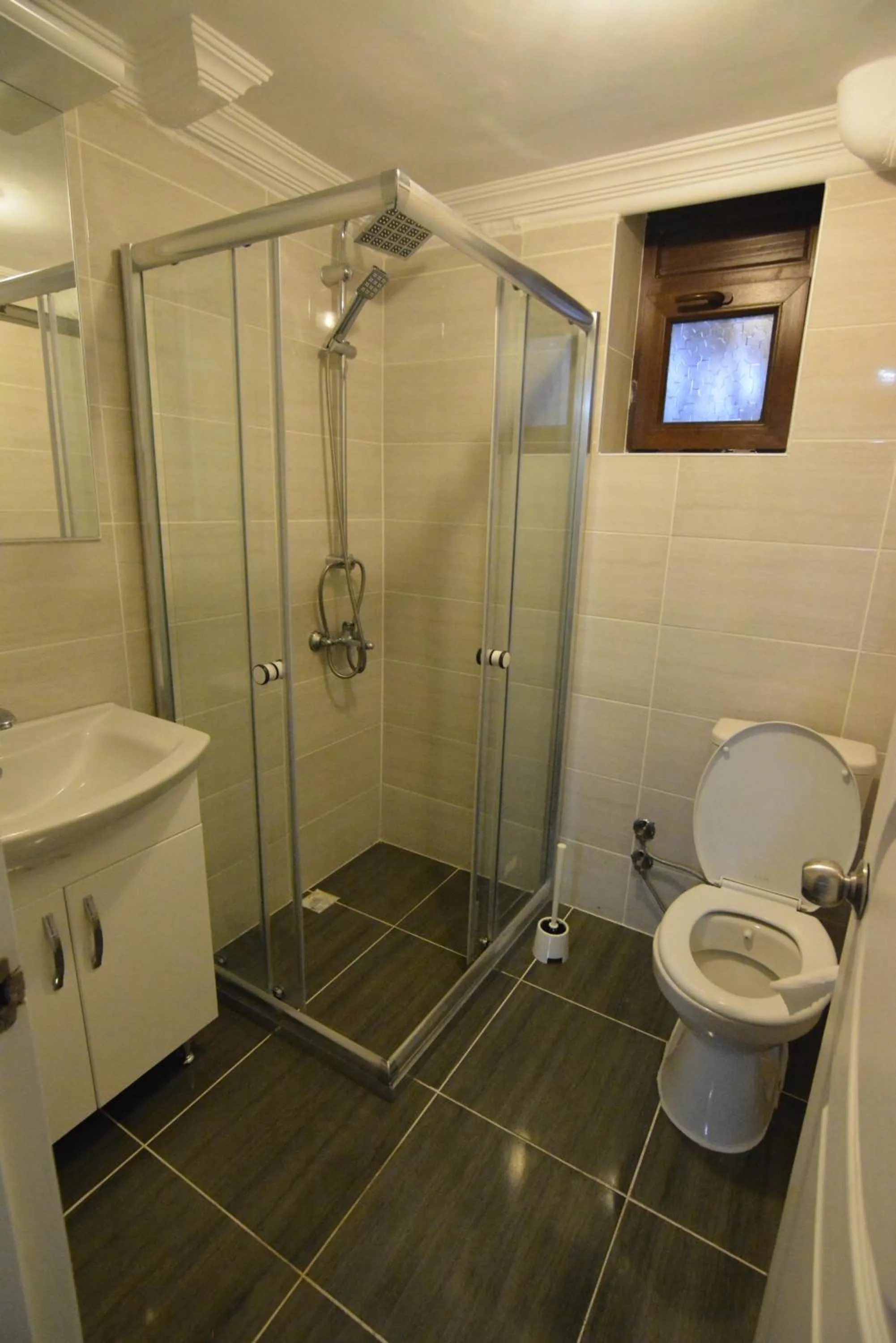 Shower in Deeps Hostel Ankara