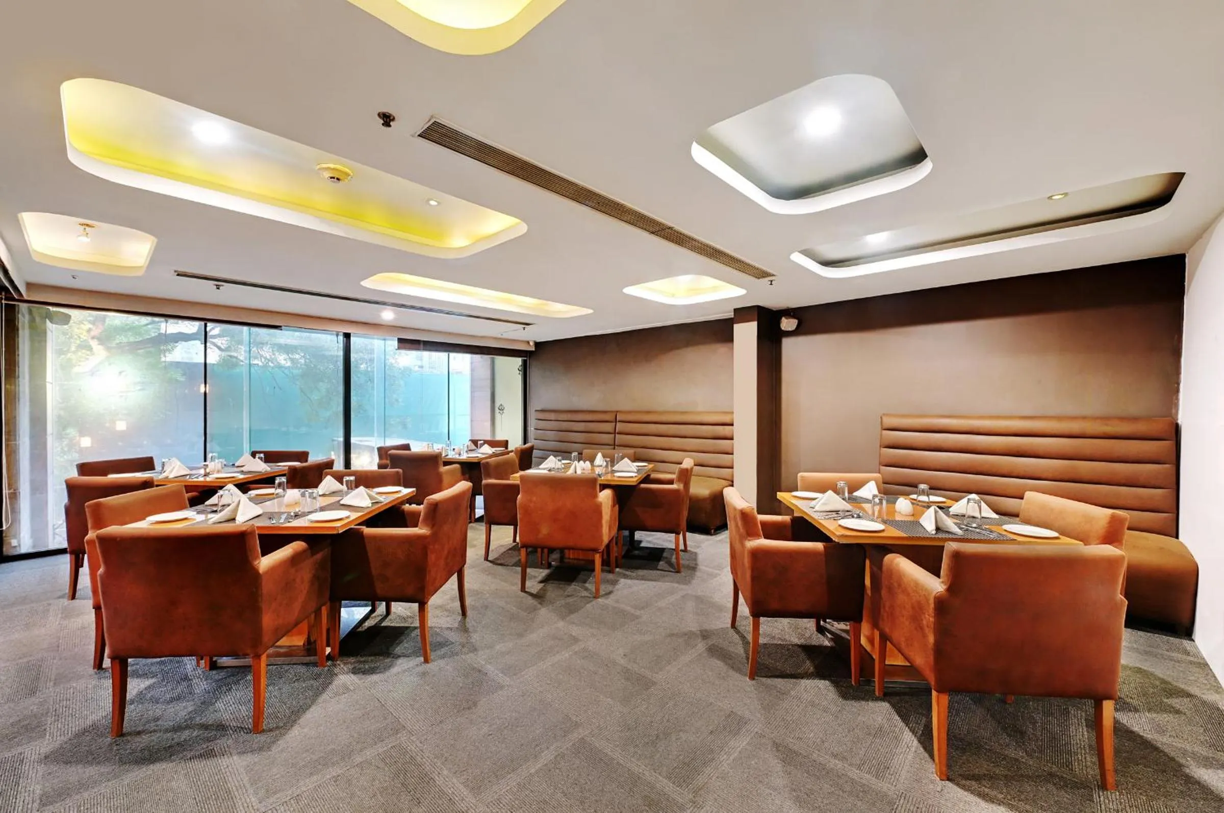 Restaurant/places to eat in Quality Inn Gurgaon