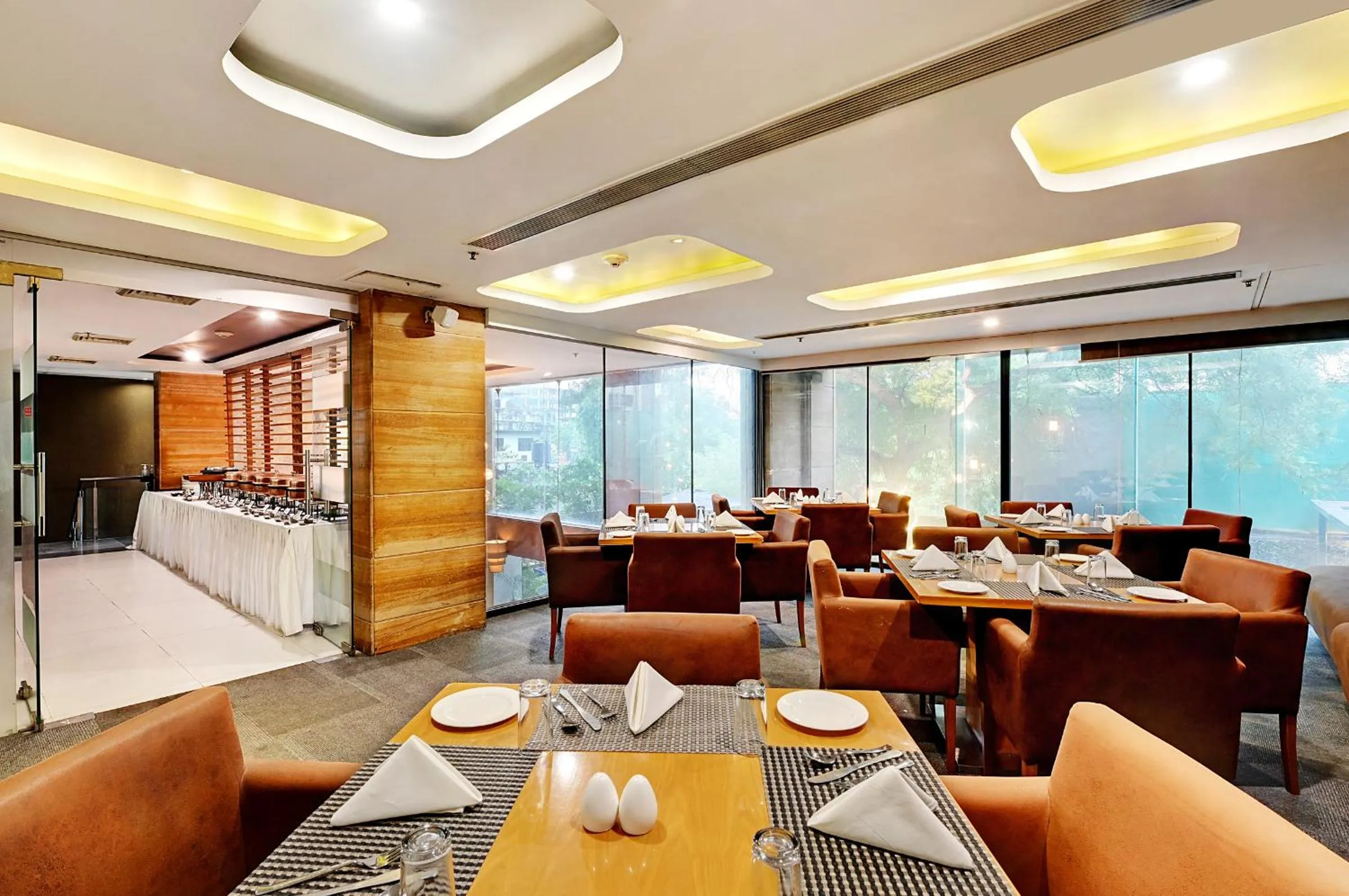 Restaurant/places to eat in Quality Inn Gurgaon