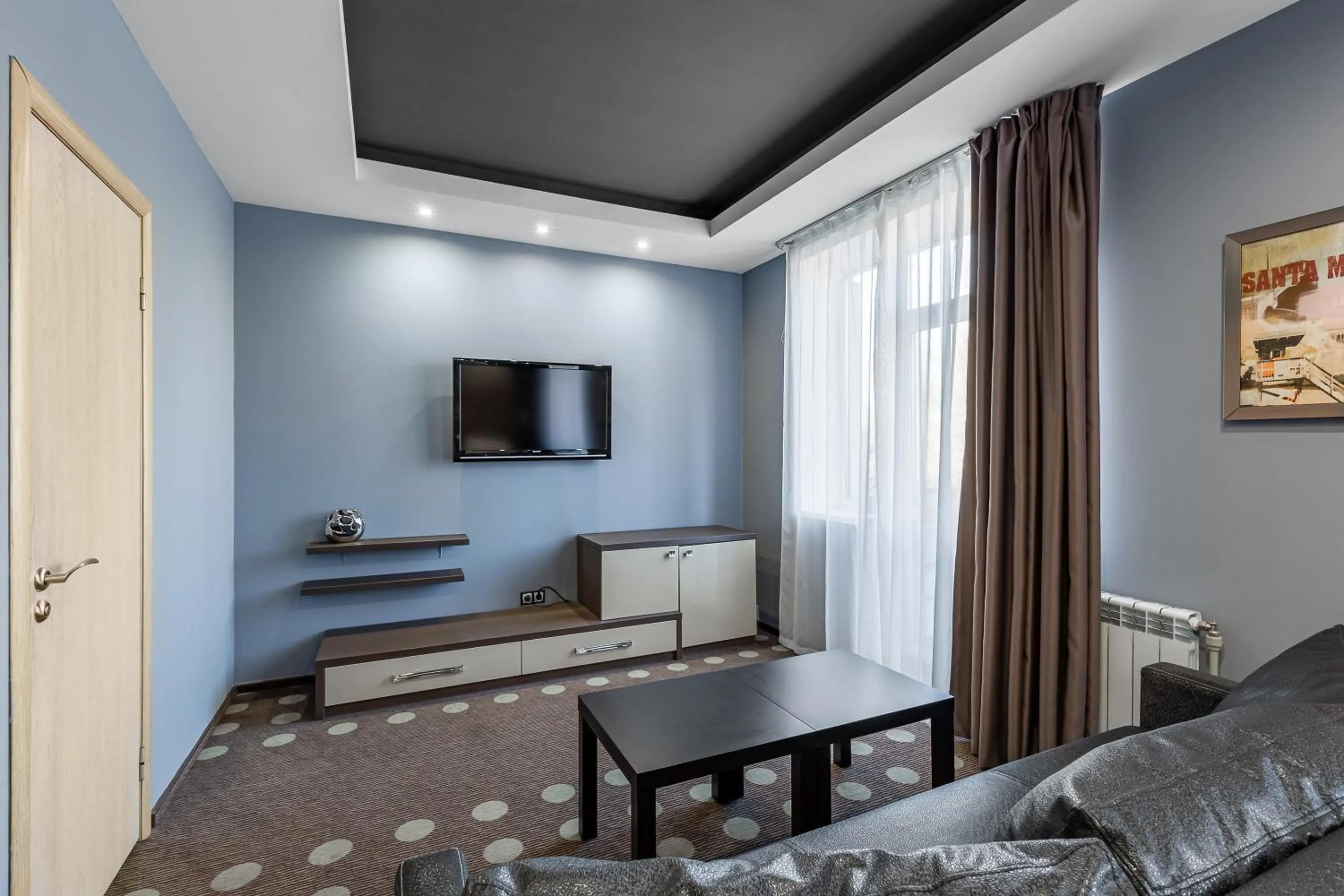 TV and multimedia, Bed in Ambassador Plaza