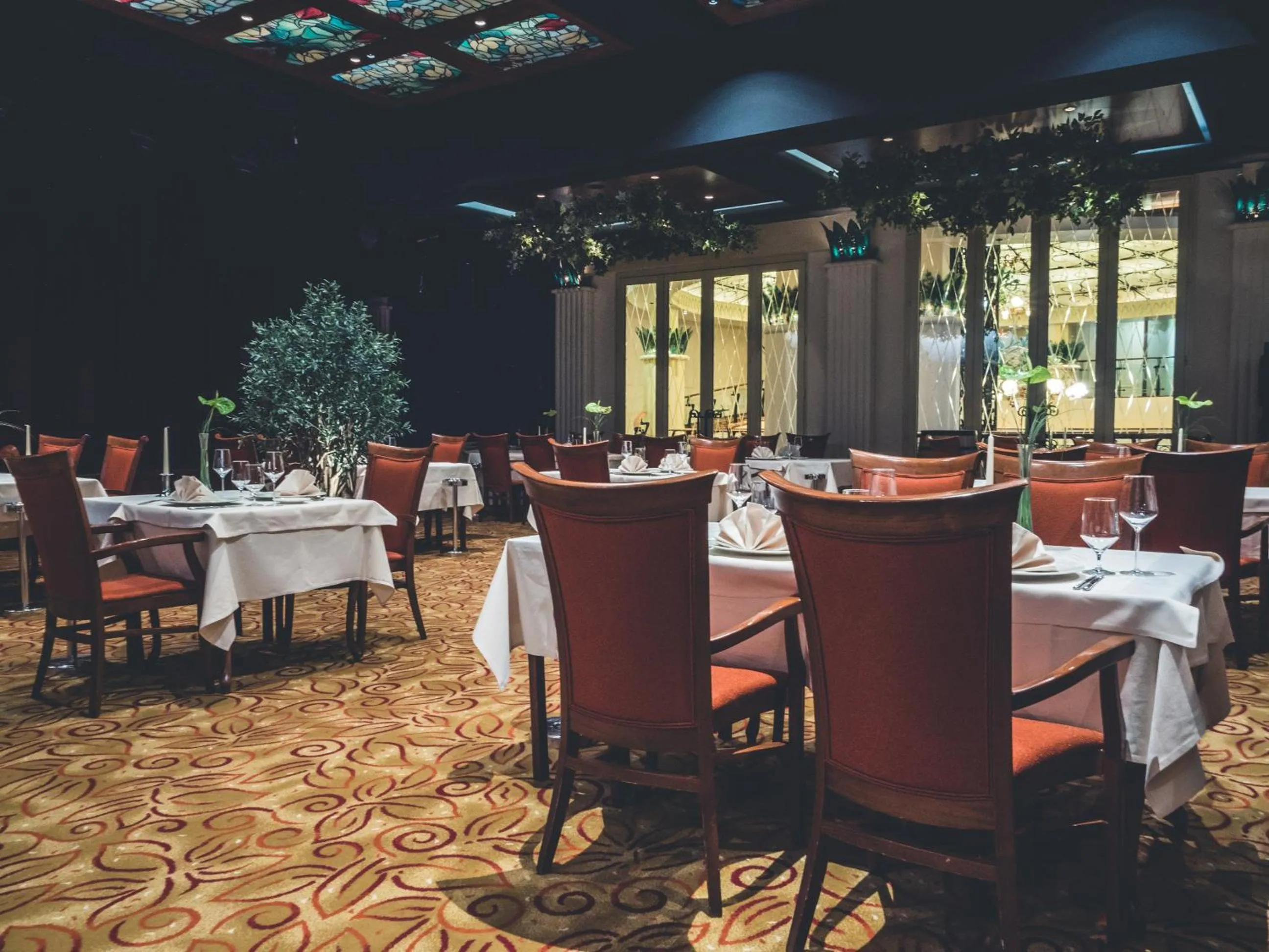 Restaurant/places to eat in Park, Hotel & Entertainment