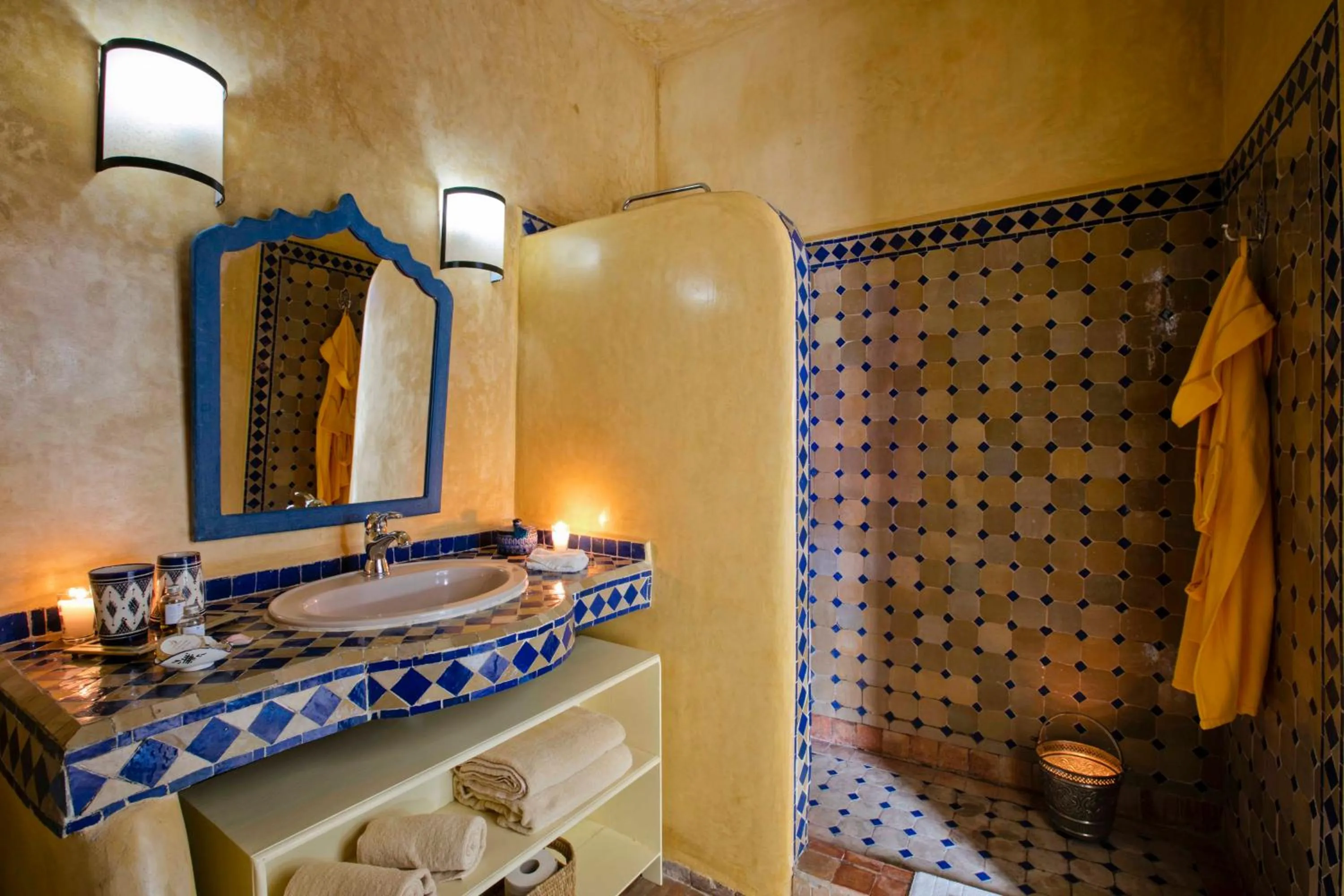 Bathroom in Riad Emotion