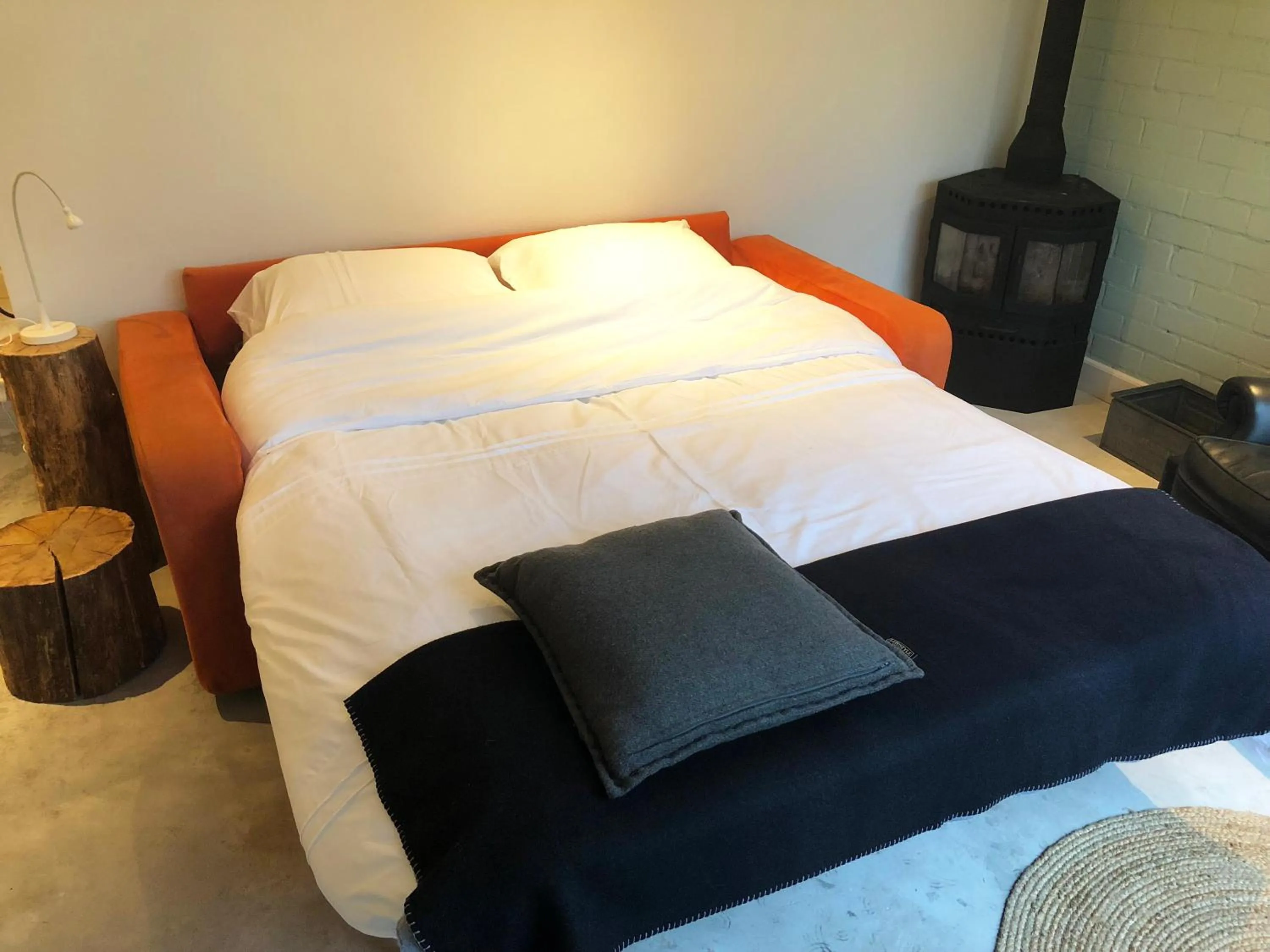 Living room, Bed in The Old Garage