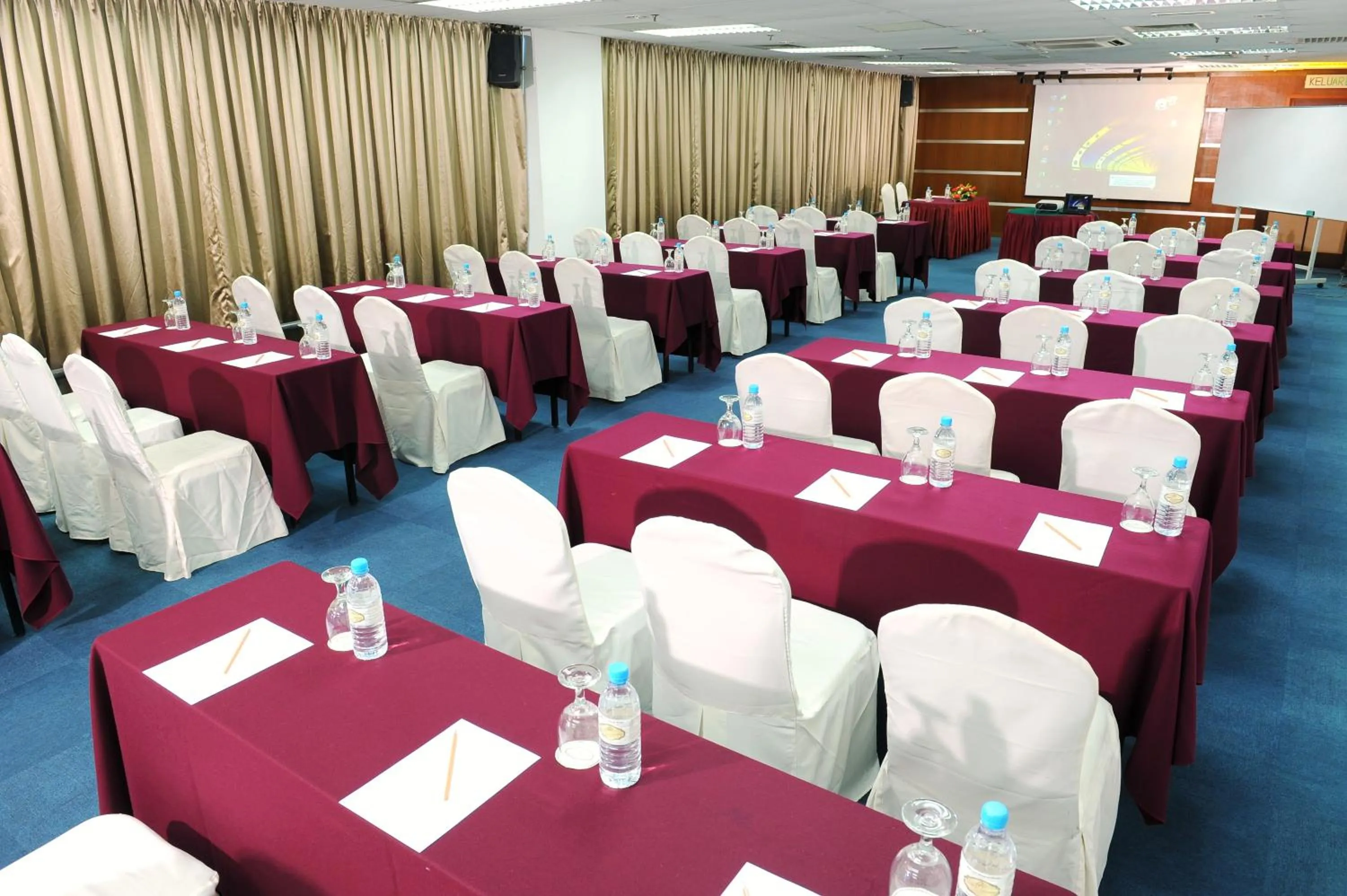 Business facilities in Grand Darul Makmur Hotel Kuantan