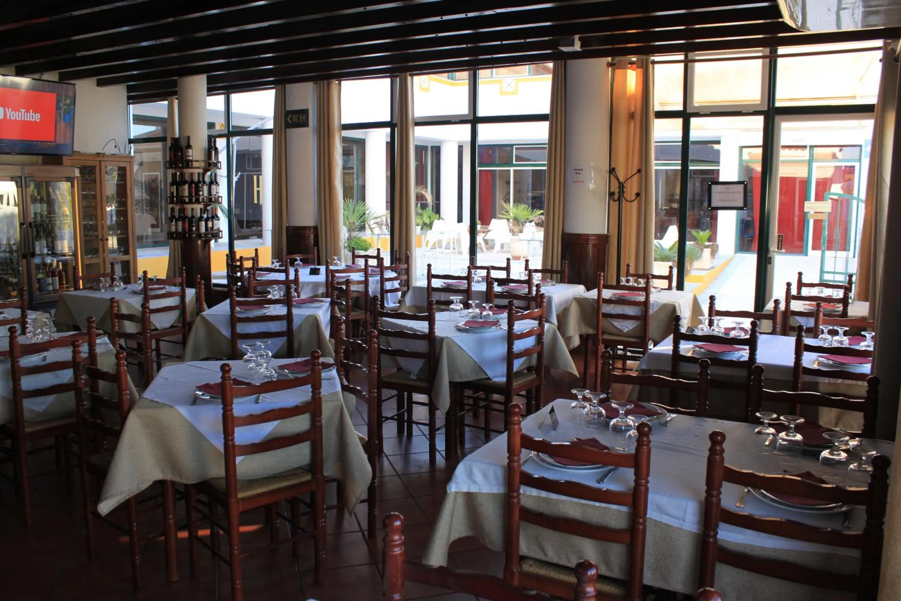 Restaurant/places to eat in Hotel O Gato - Edificio Standard