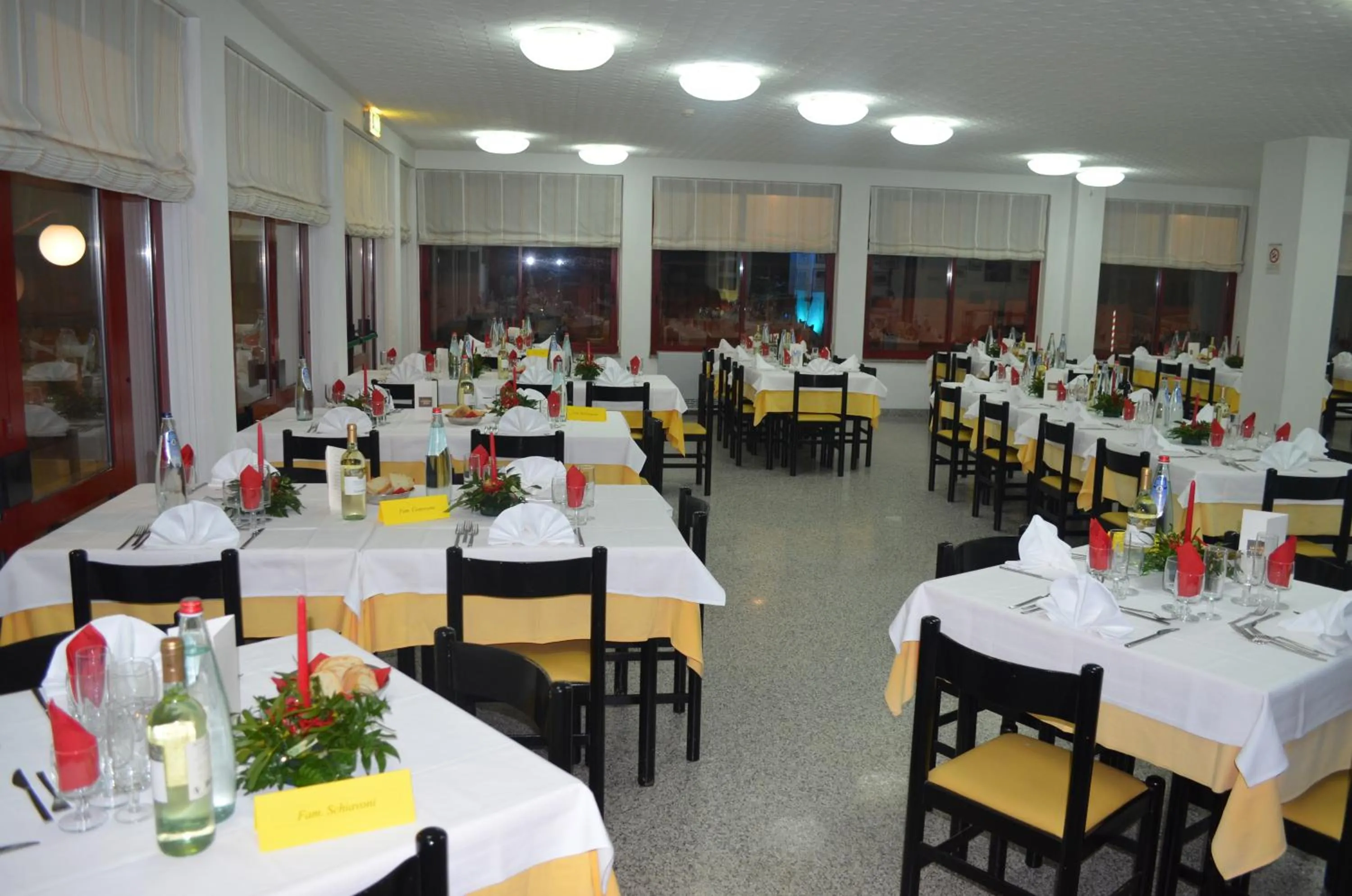 Restaurant/places to eat in Hotel Palmarosa
