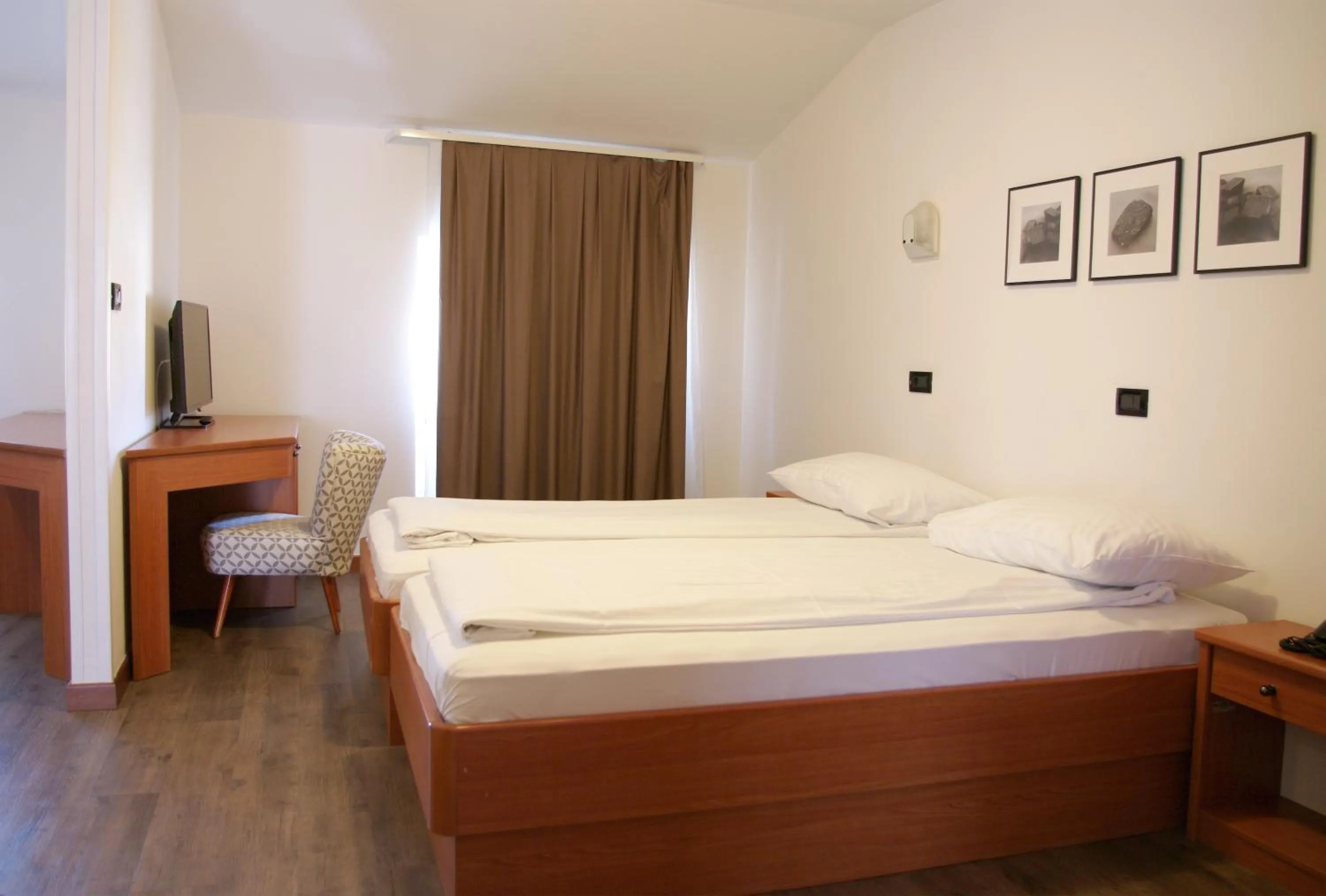 Bed in Sabotin, Hotel & Restaurant