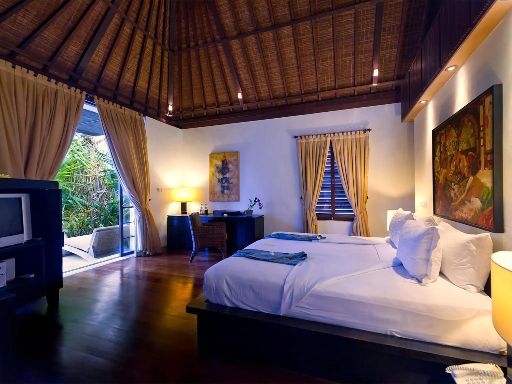 Bed in Majapahit Beach Villas by Nakula