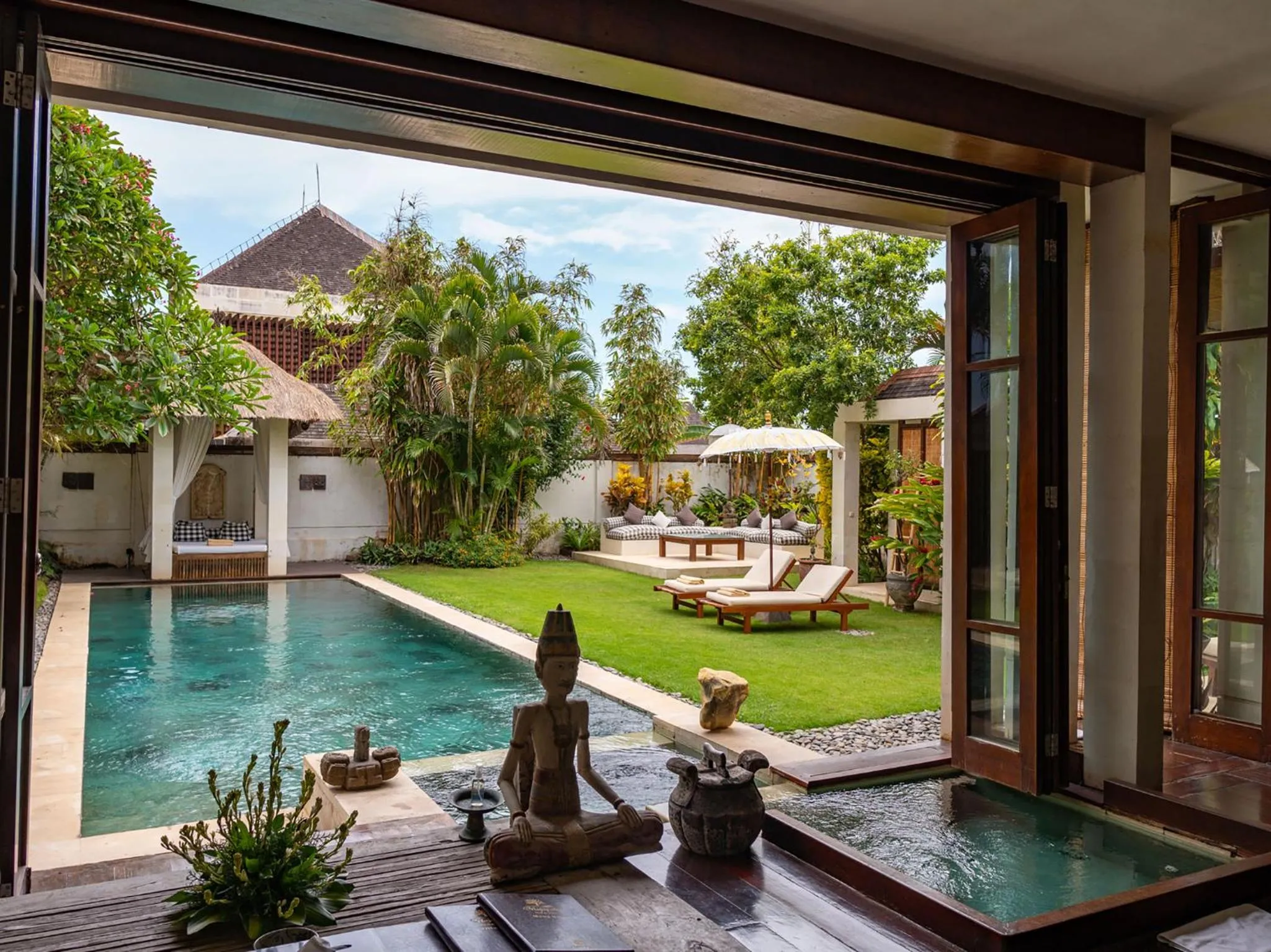 Living room in Majapahit Beach Villas by Nakula