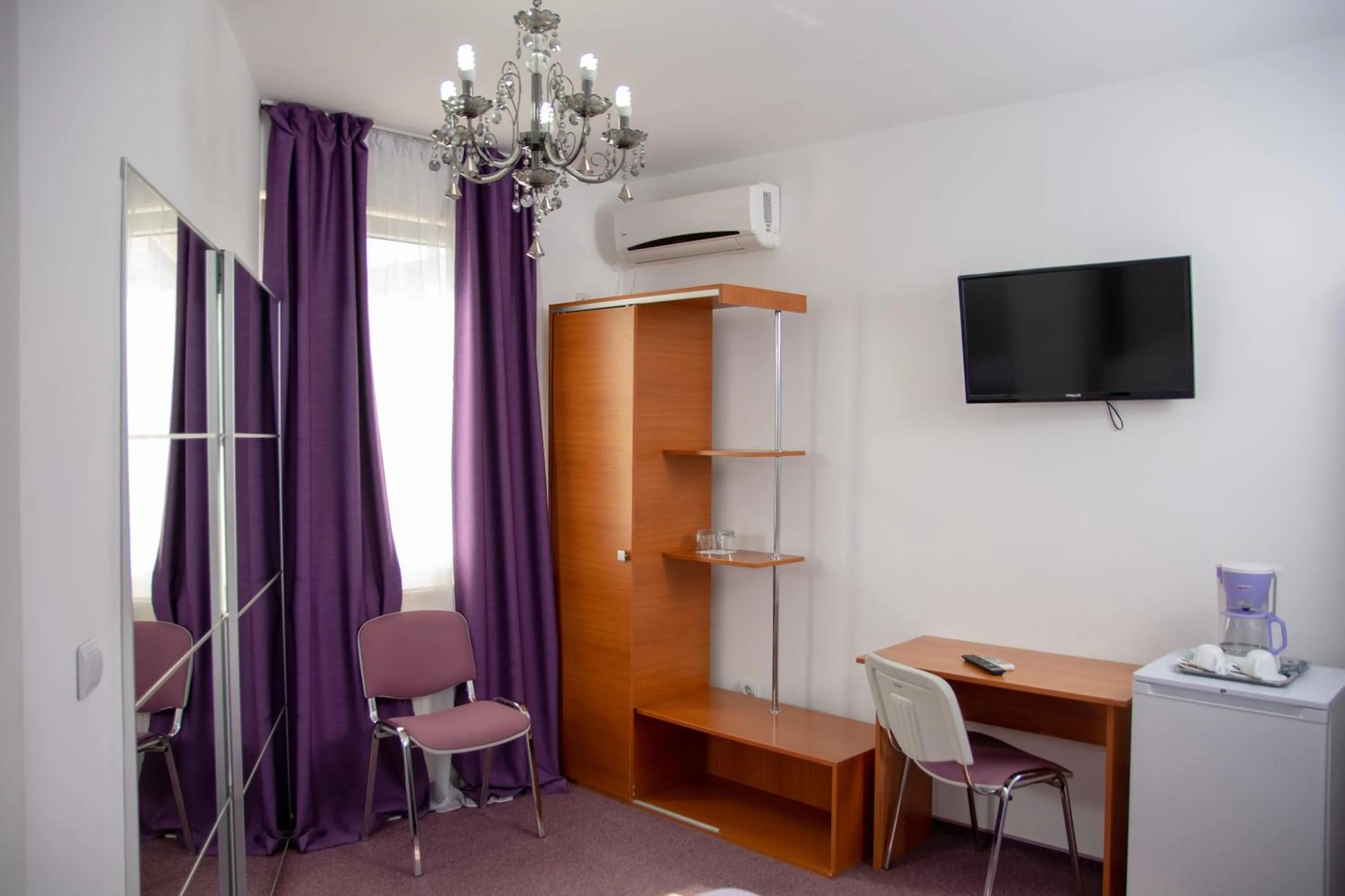 Photo of the whole room in Iris SMART Boutique Self Check-in 24h