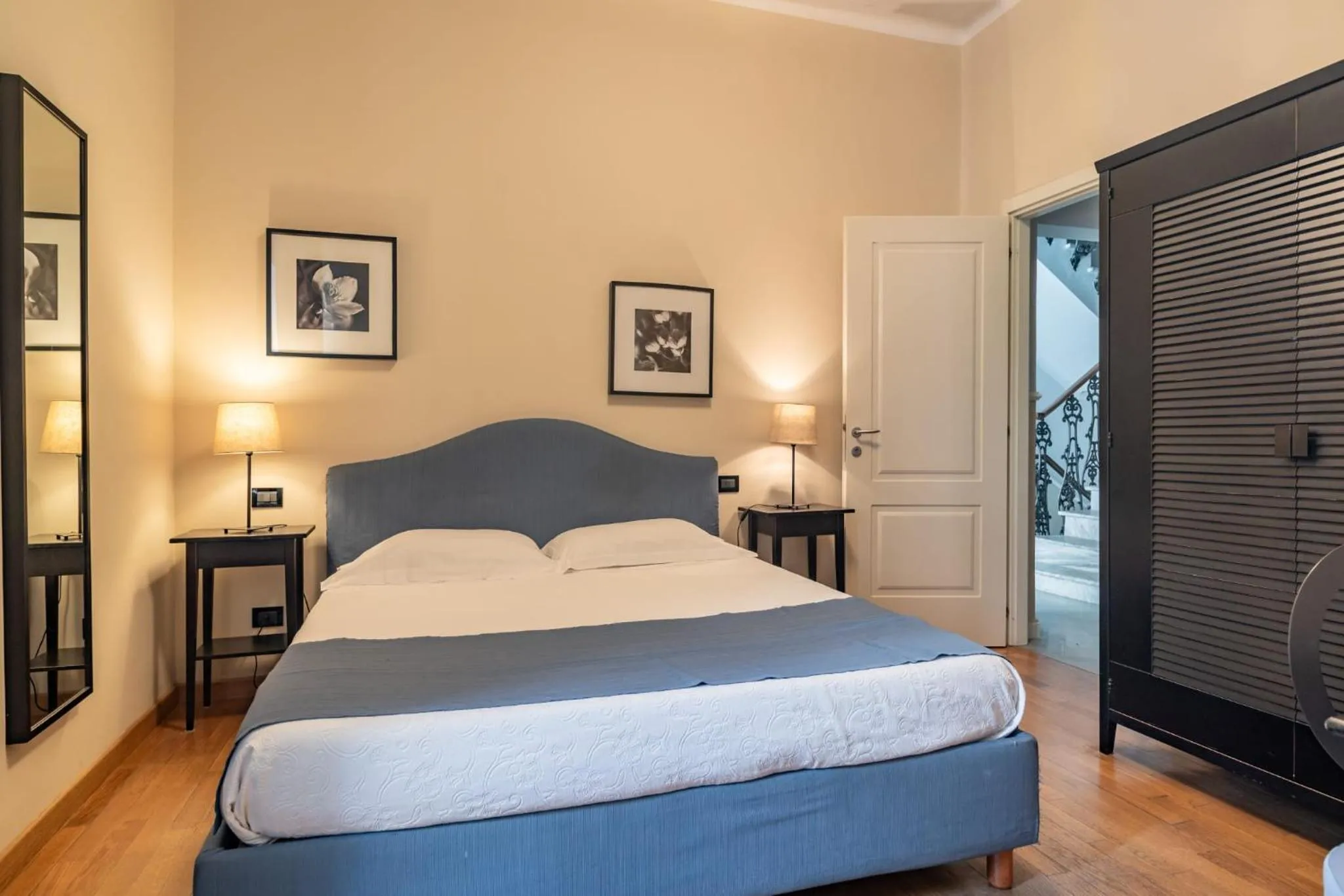 Photo of the whole room, Bed in Hotel De La Plage