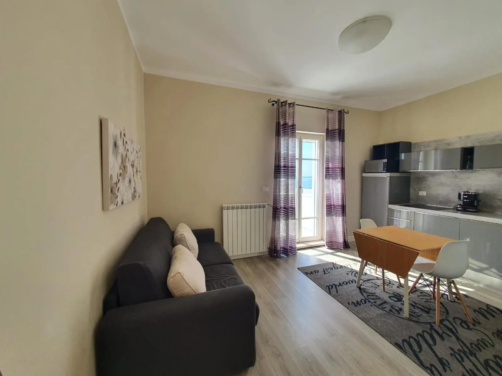 Kitchen or kitchenette in Hotel De La Plage