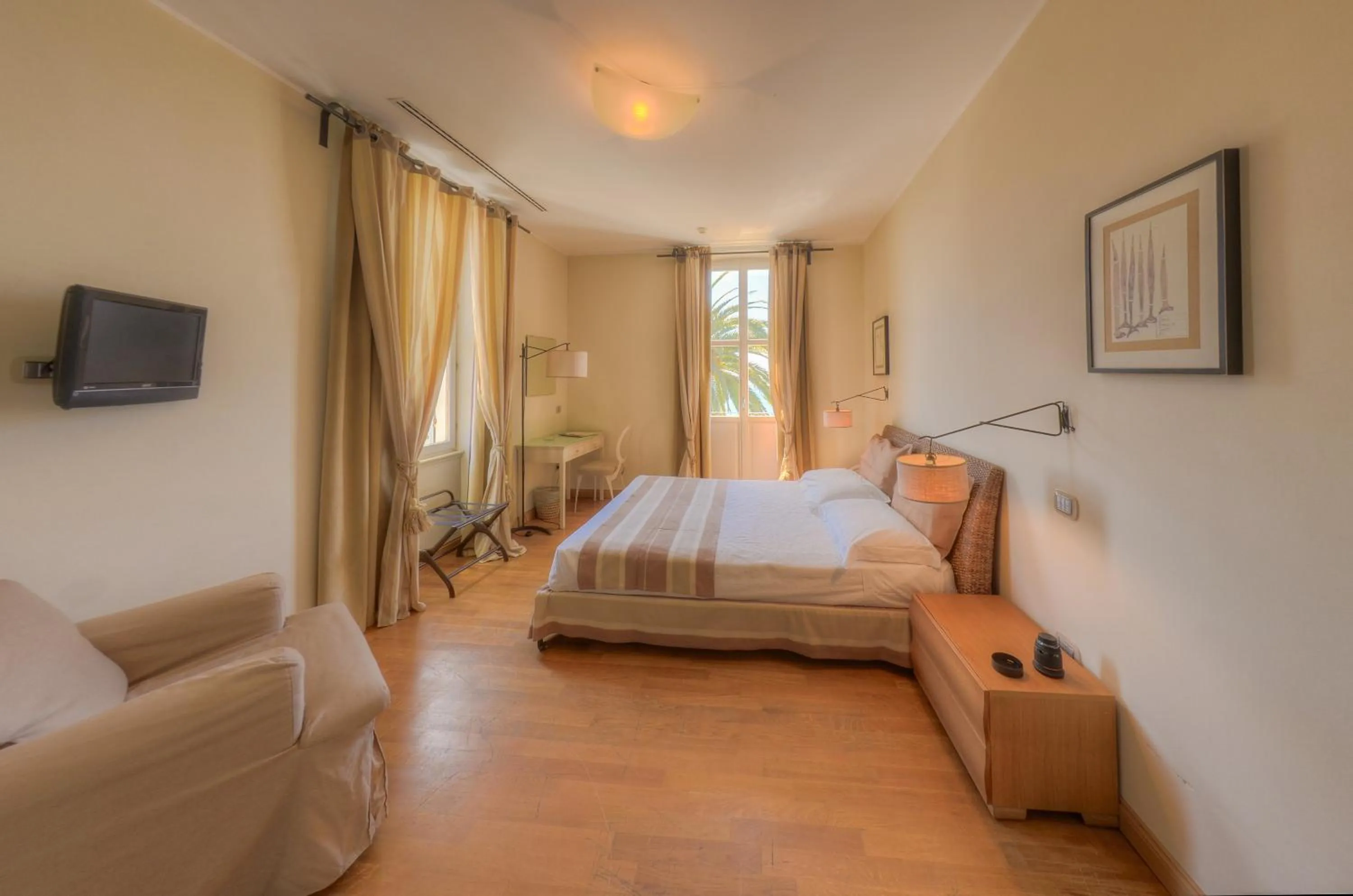 Bedroom, Bed in Hotel De La Plage