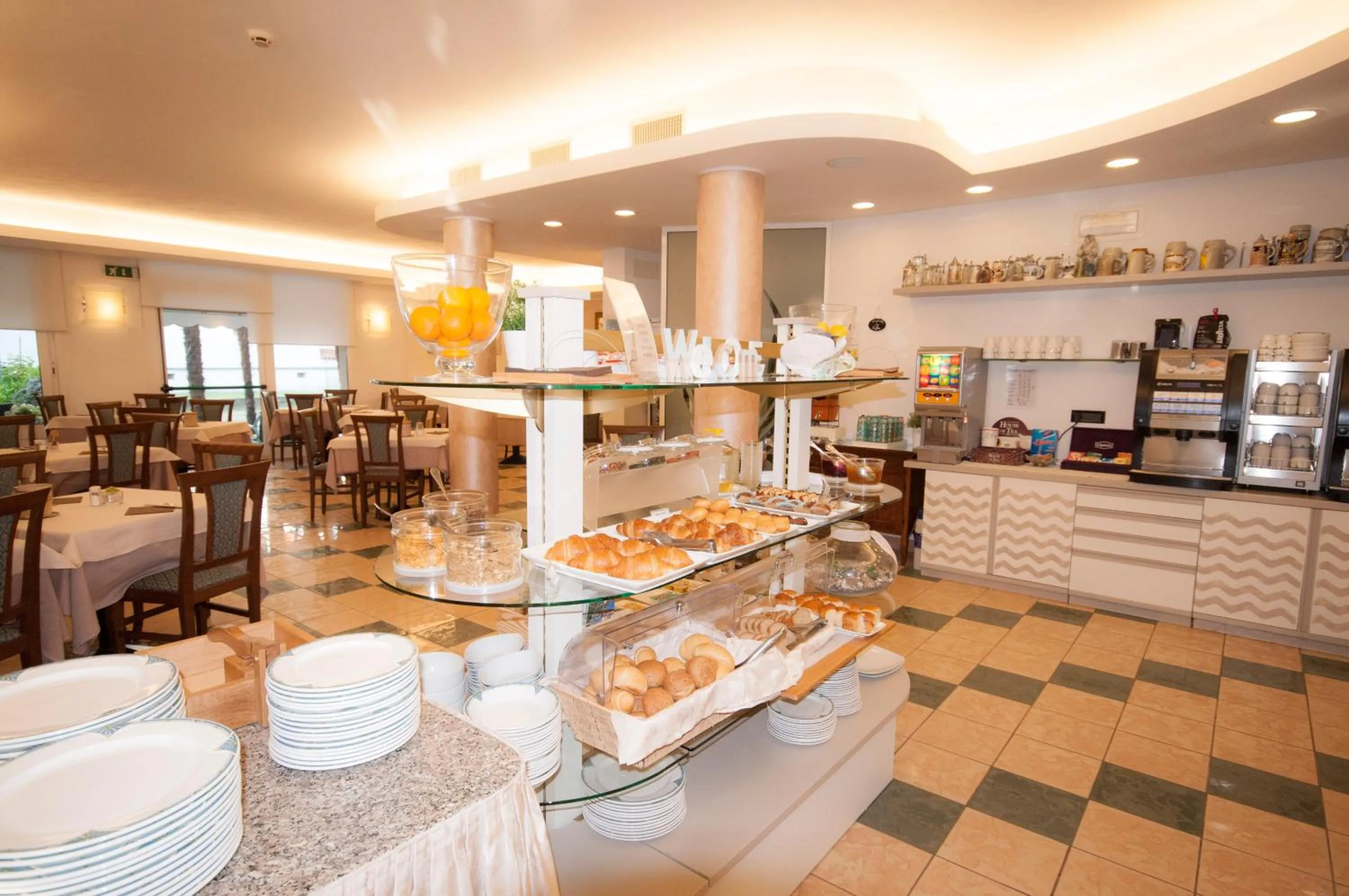 Buffet breakfast in Hotel Crystal