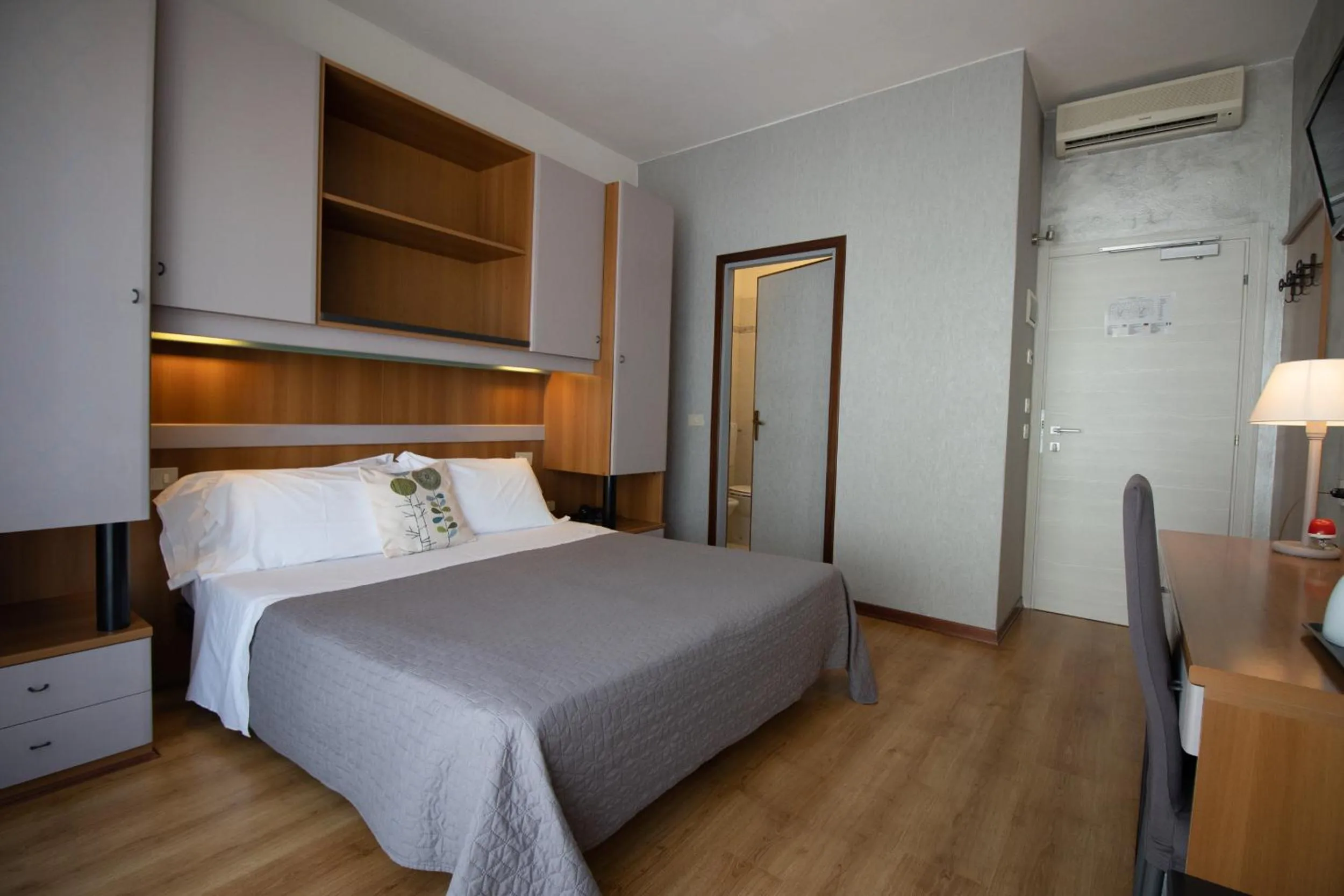 Bed in Hotel Crystal