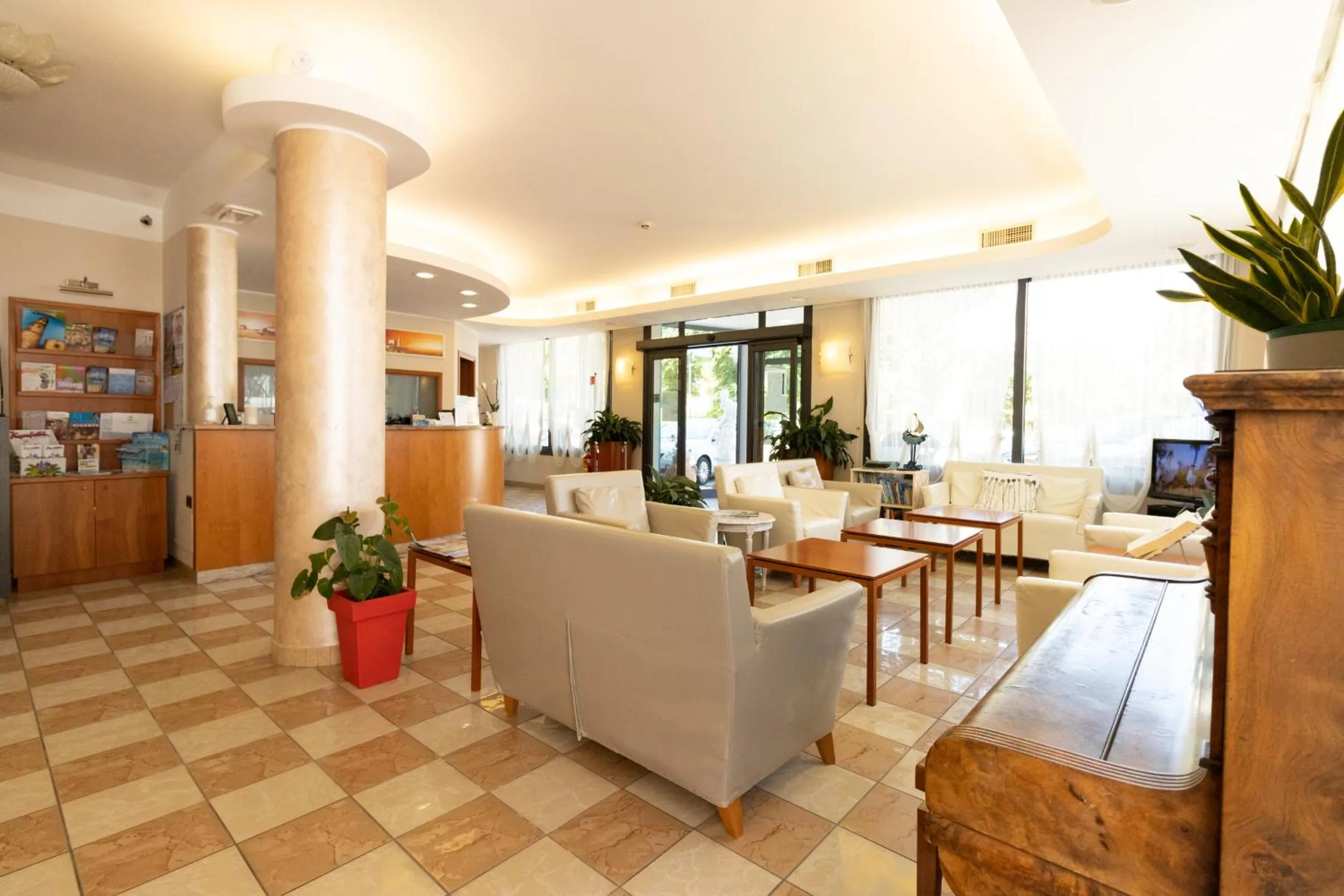 Lobby or reception in Hotel Crystal