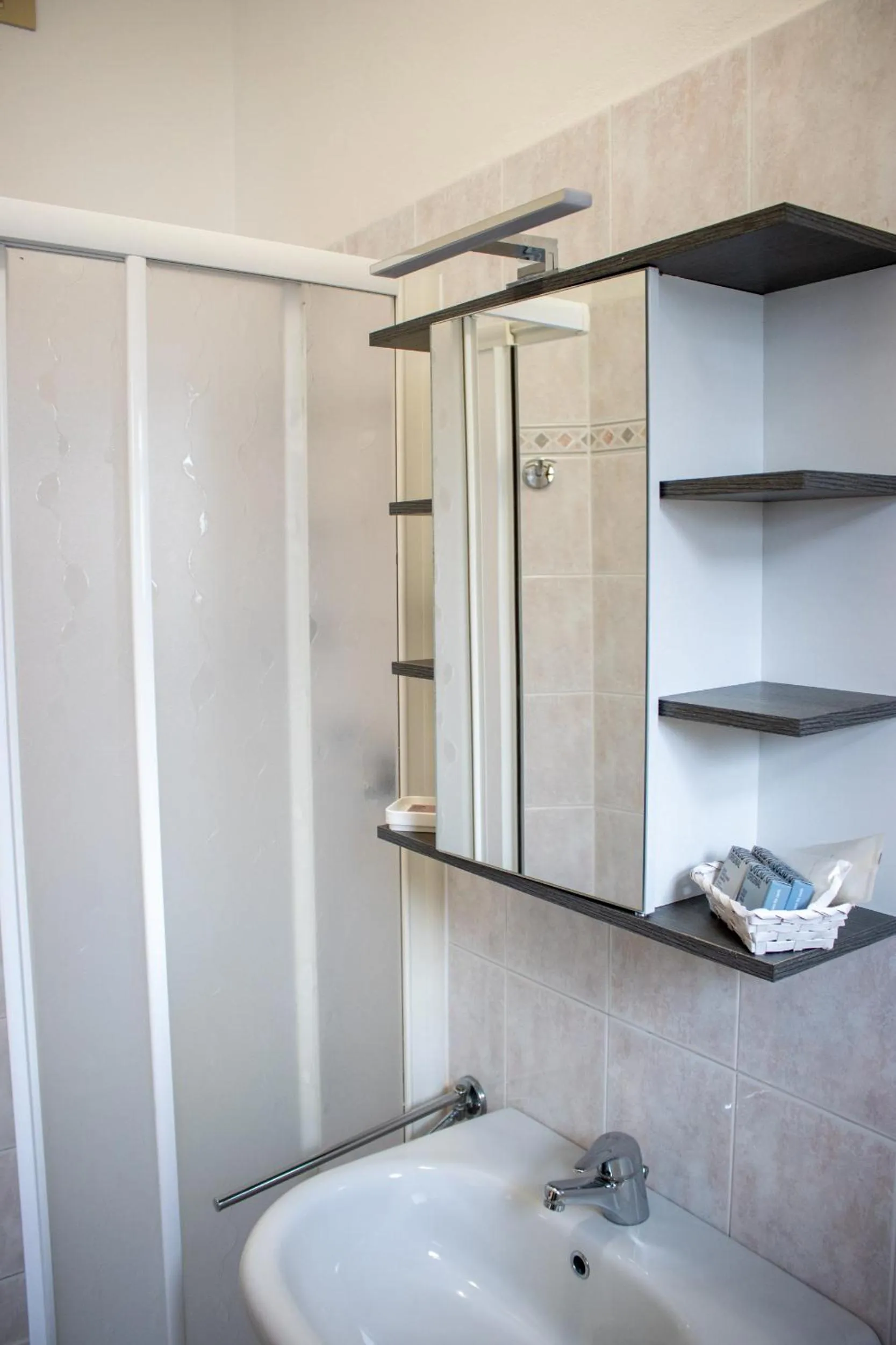 Bathroom in Hotel Crystal