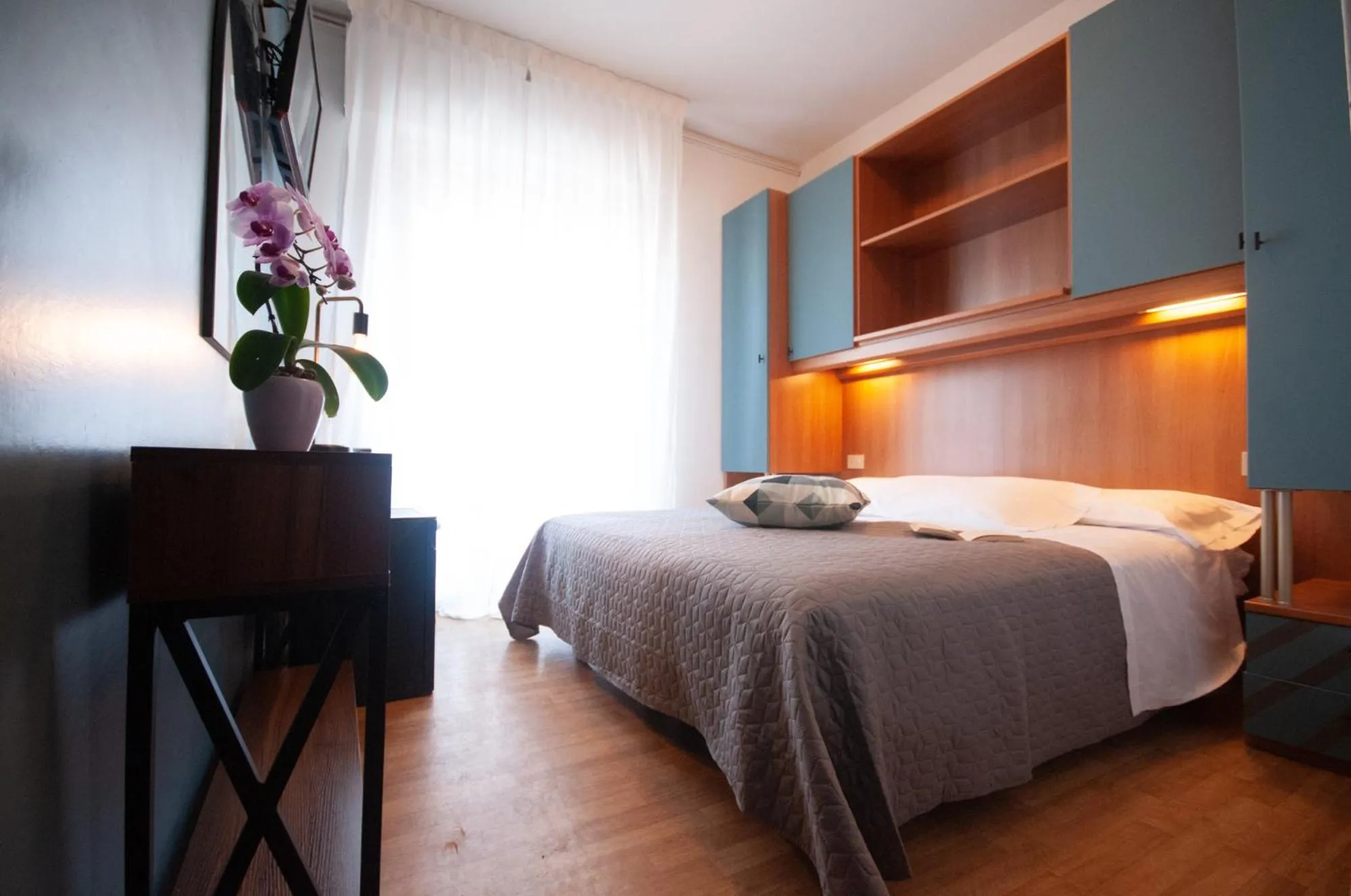 Photo of the whole room, Bed in Hotel Crystal