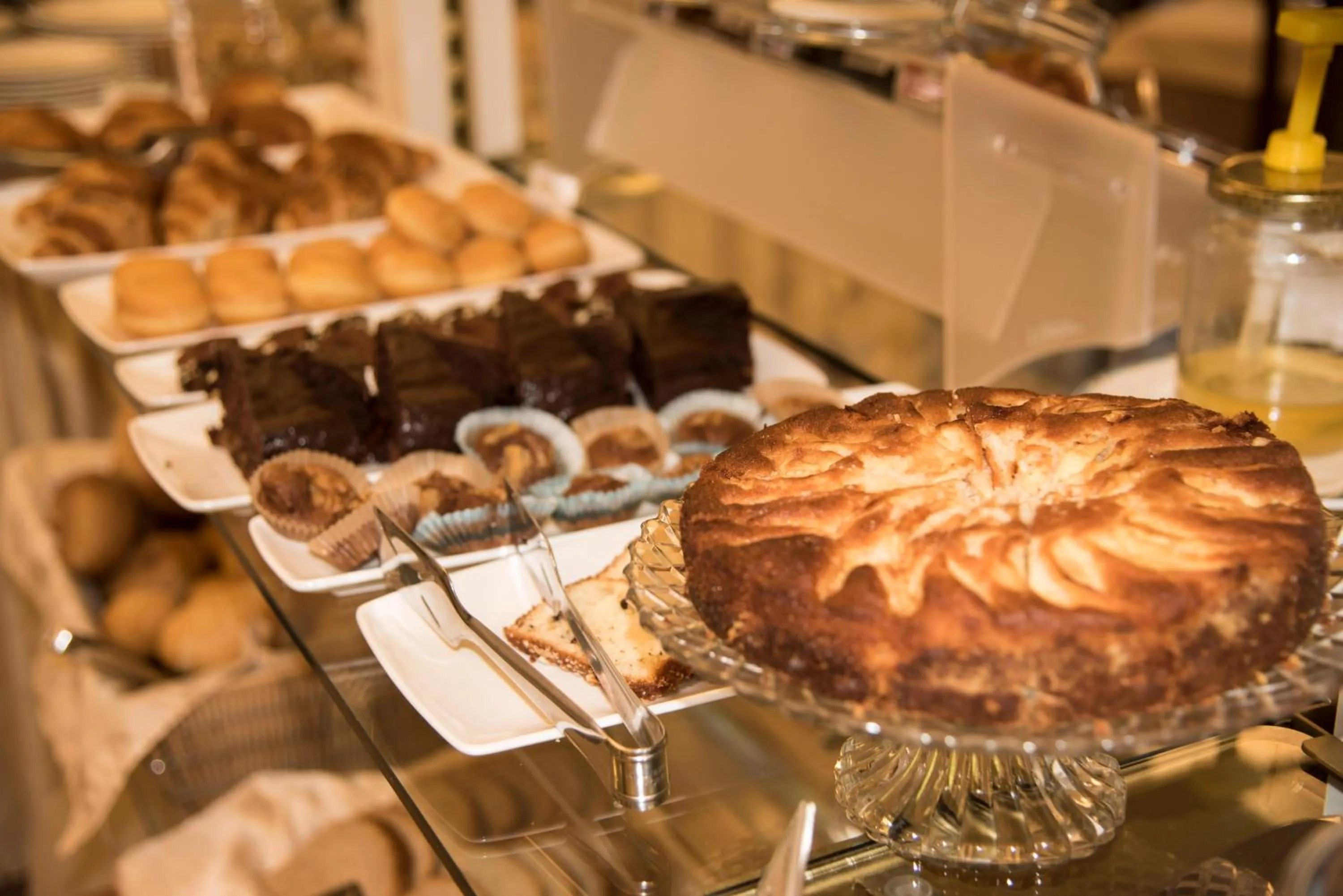 Buffet breakfast in Hotel Crystal