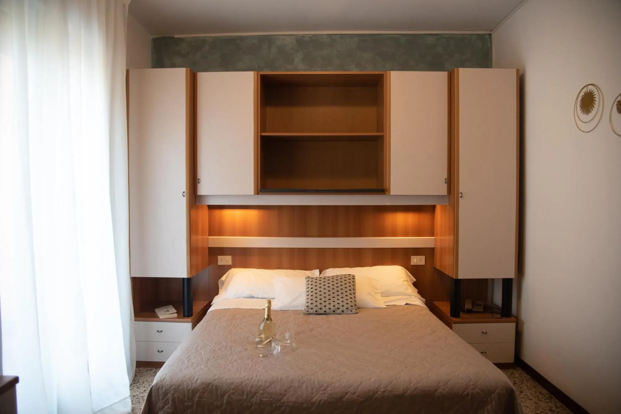 Bed in Hotel Crystal