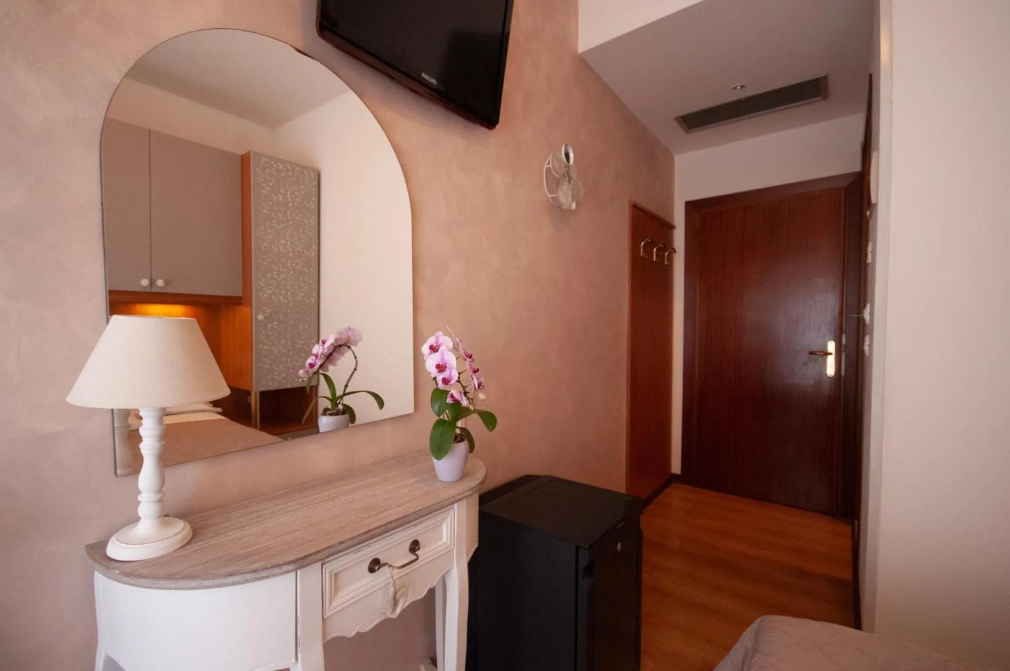 TV and multimedia in Hotel Crystal