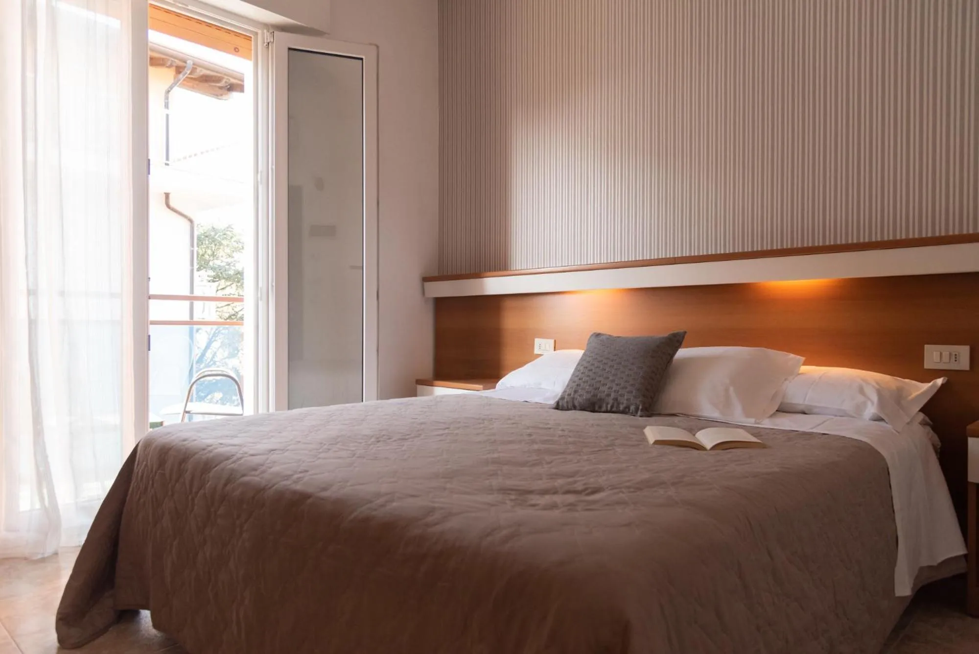 Bed in Hotel Crystal