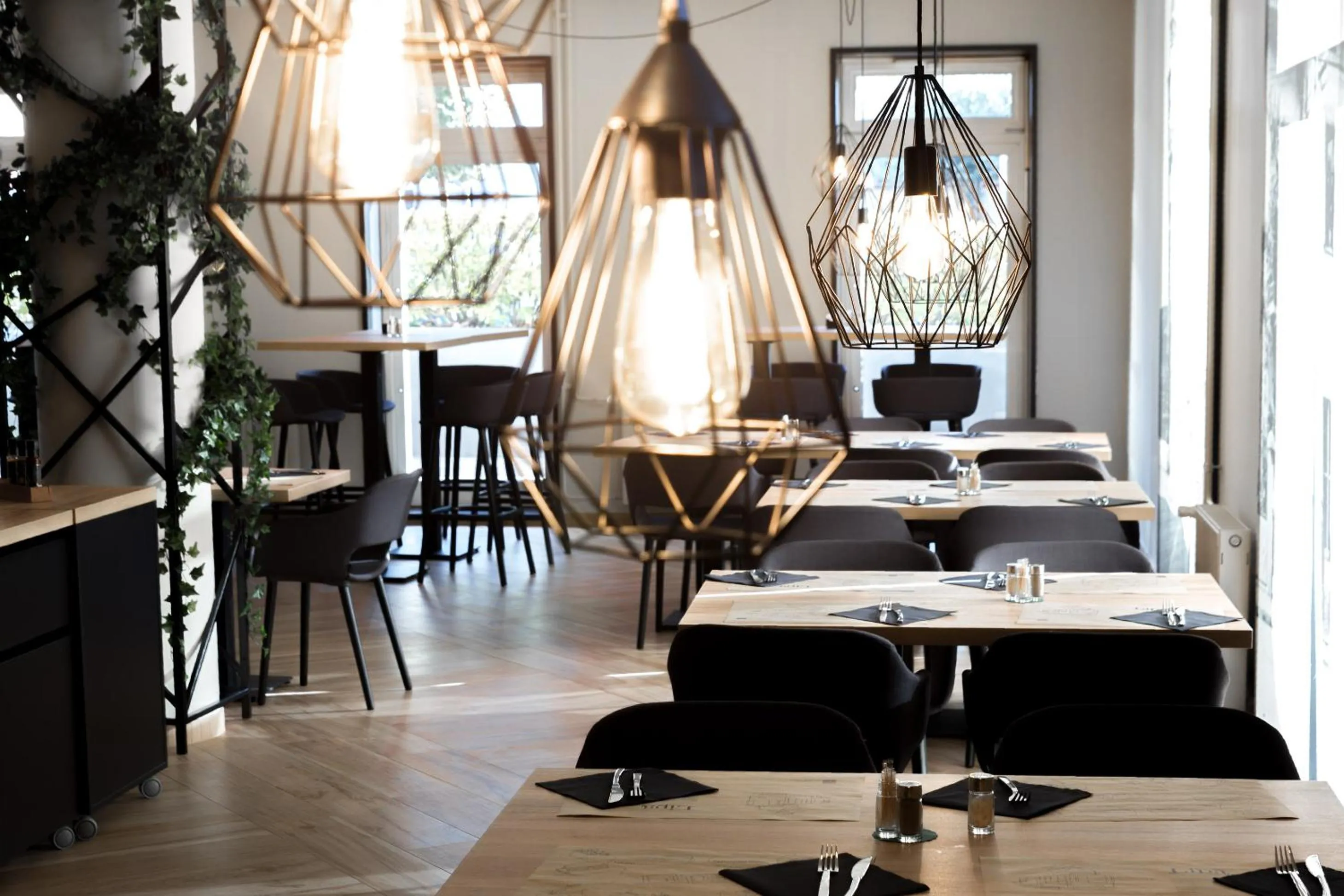 Lipa, Hotel & Bistro