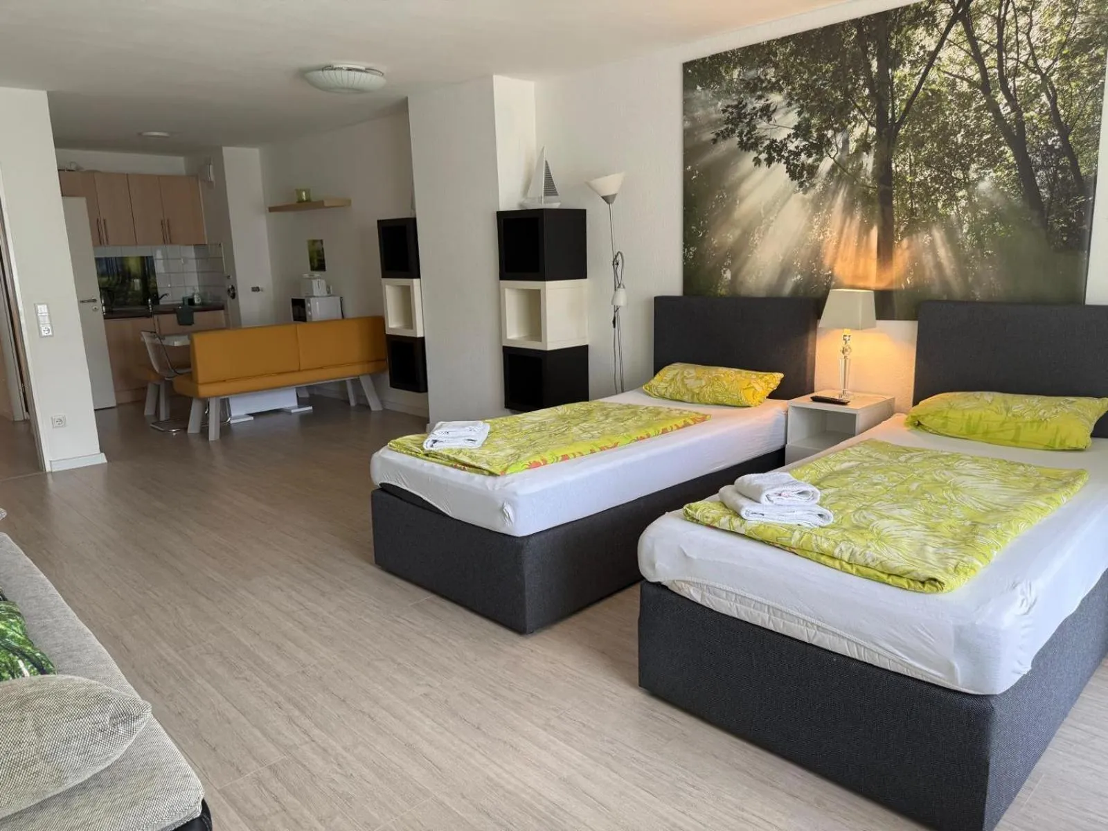 Living room, Bed in Apartments Jahnstraße