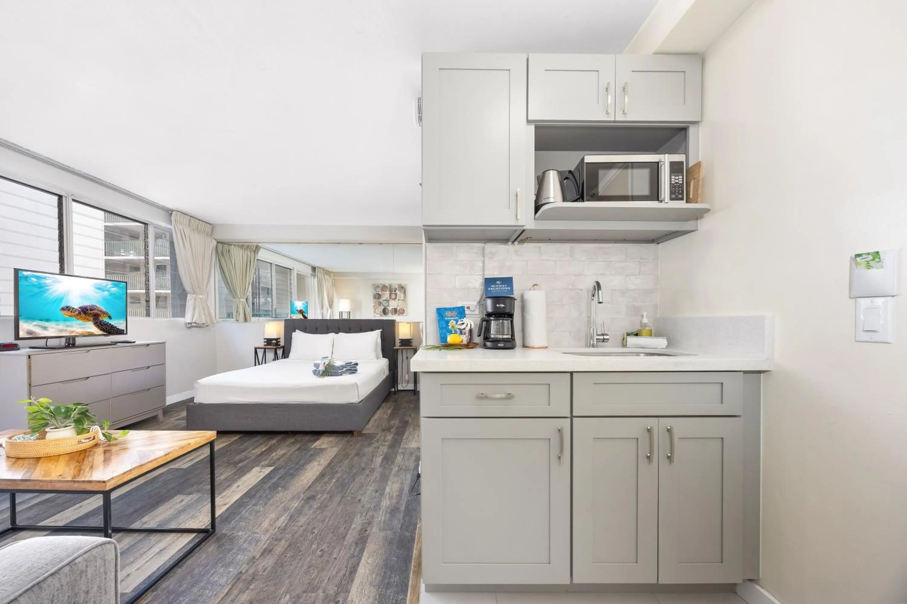 Kitchen or kitchenette in Renovated Studio with Pool Access at Aloha Surf