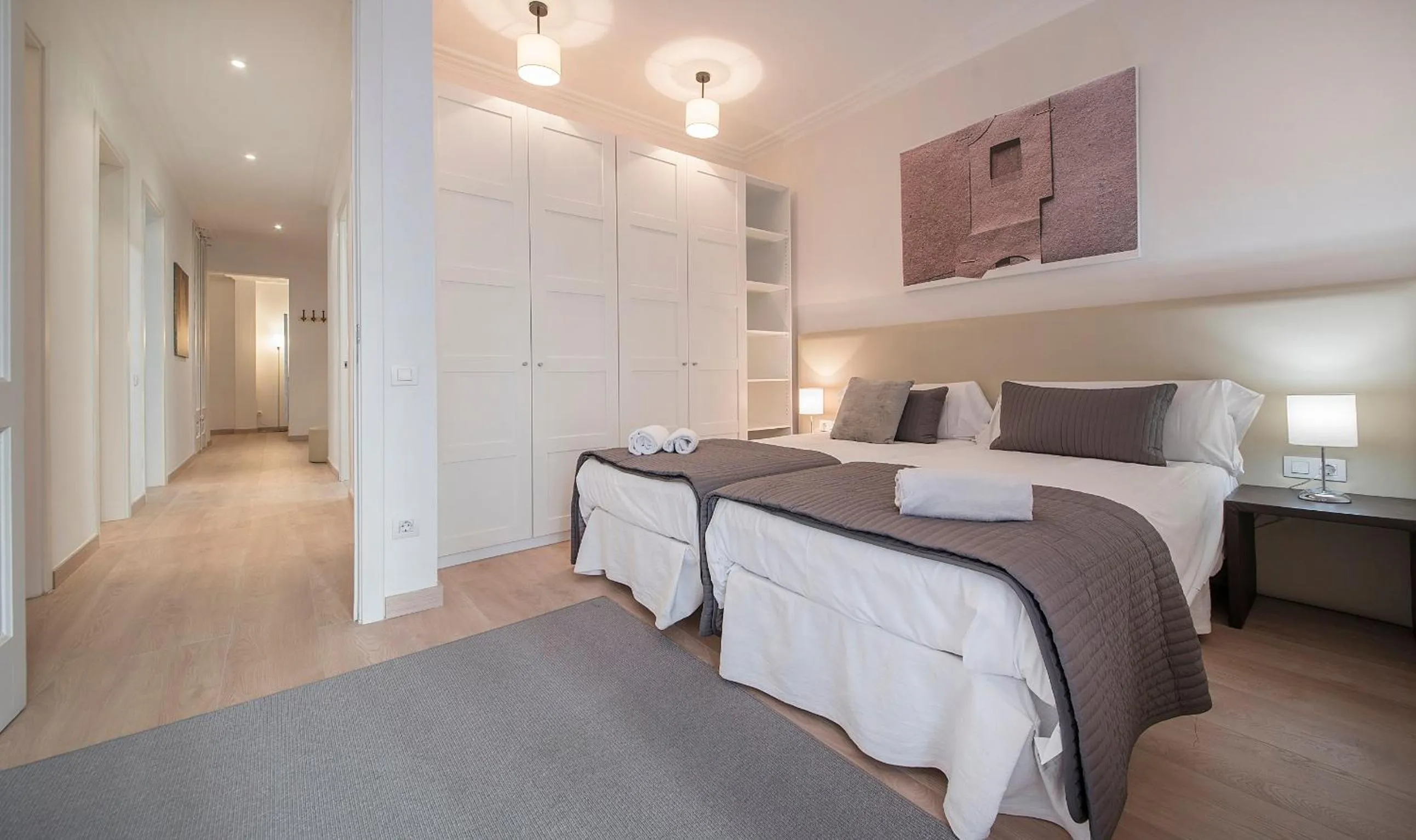 Bedroom, Bed in You Stylish Diagonal Apartments