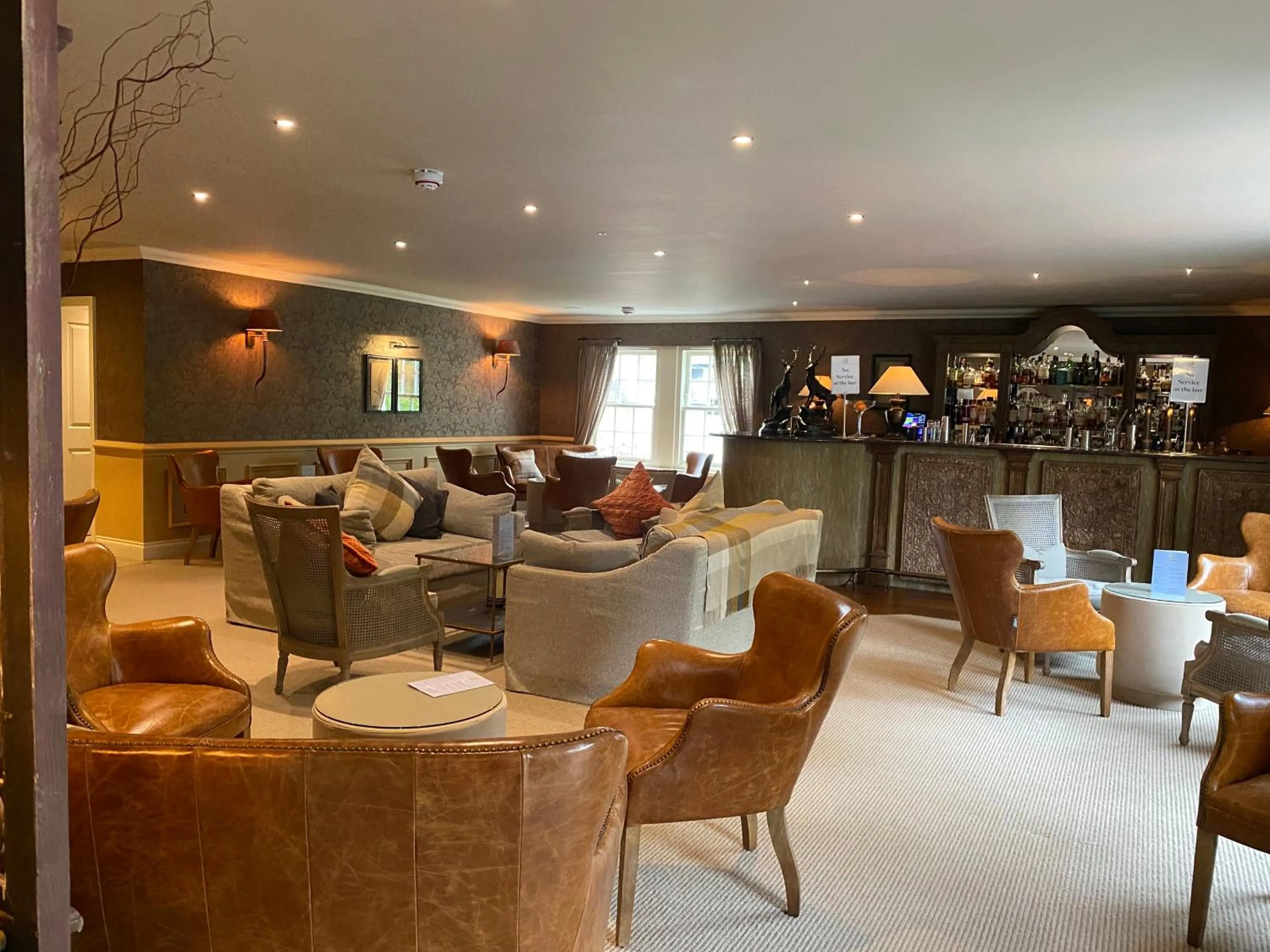 Lounge or bar in Cairn Lodge