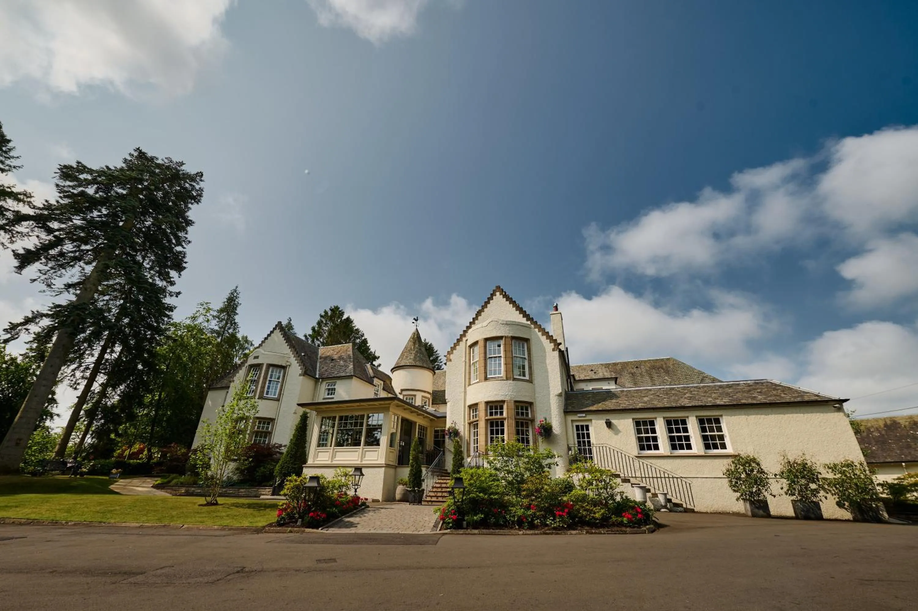 Property building in Cairn Lodge