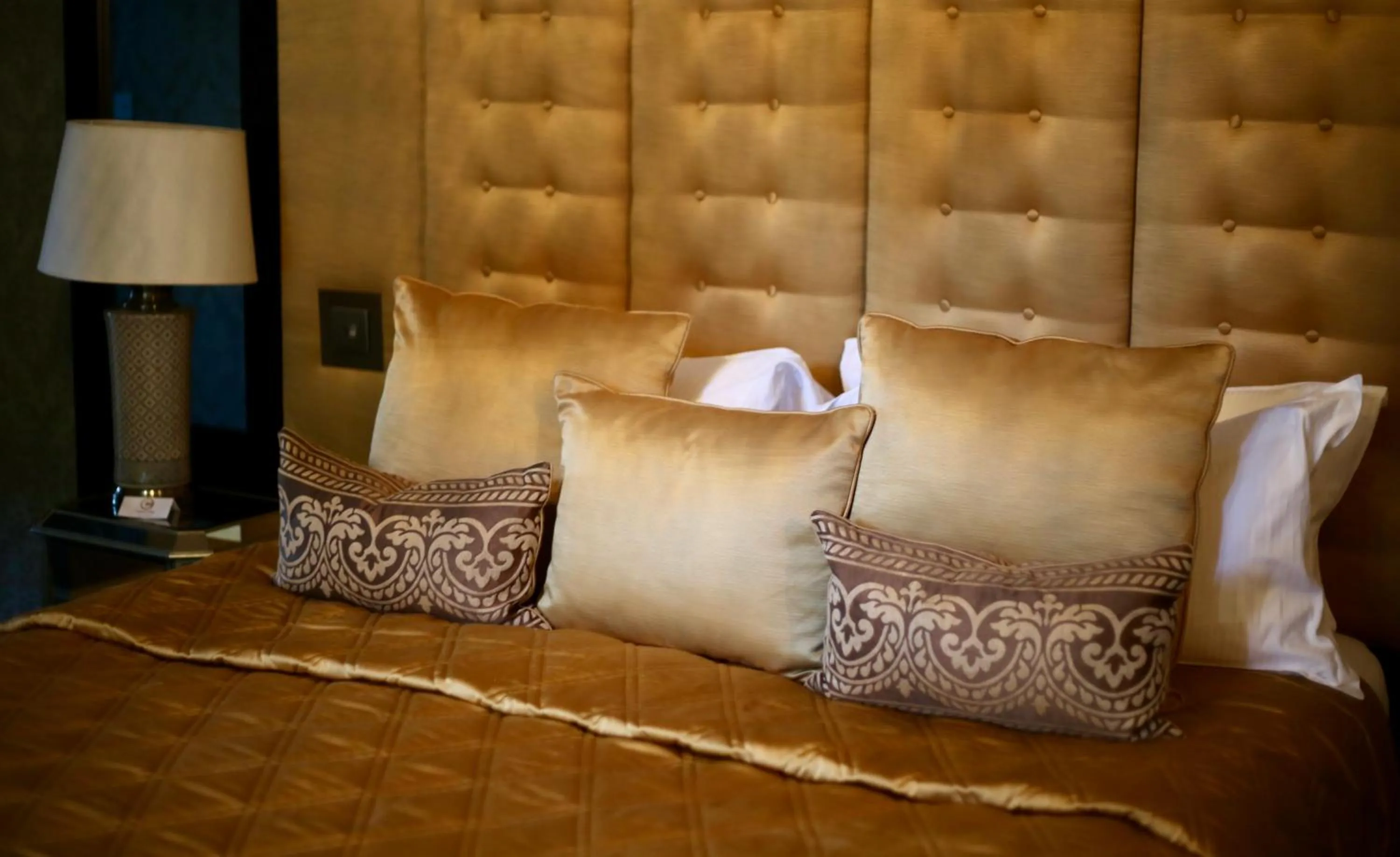 Bedroom, Bed in Cairn Lodge