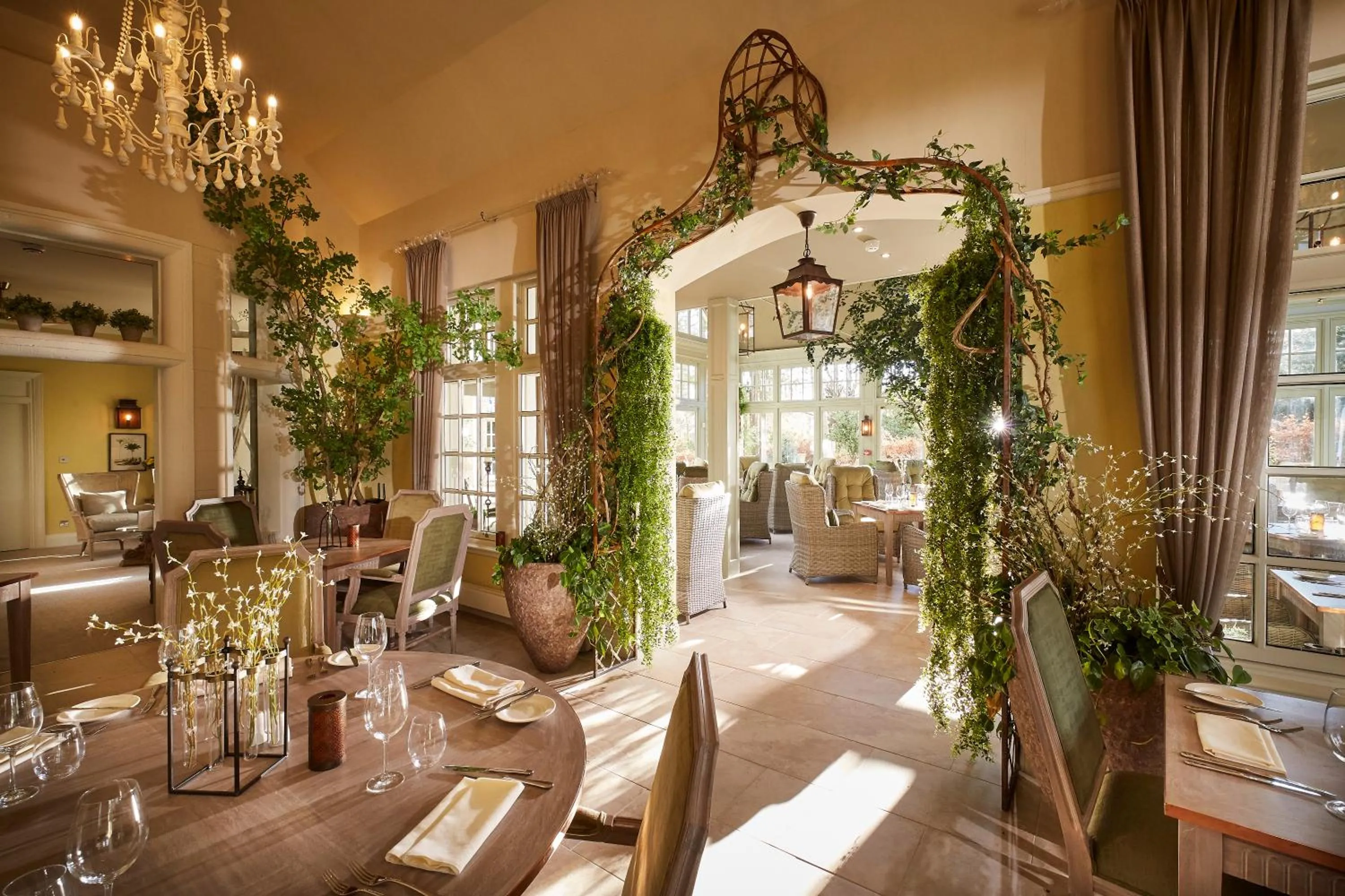 Restaurant/places to eat in Cairn Lodge