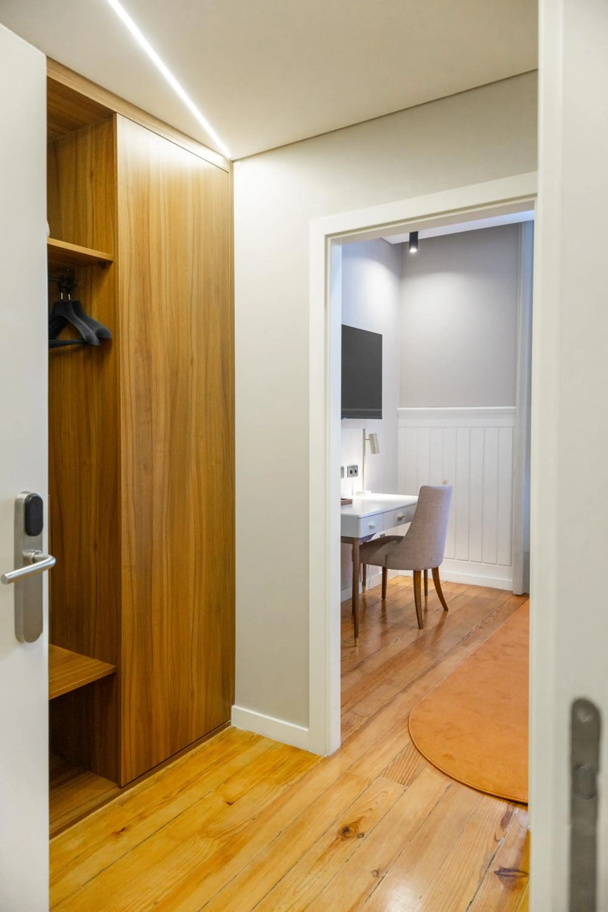 wardrobe in Avenida Boutique Hotel