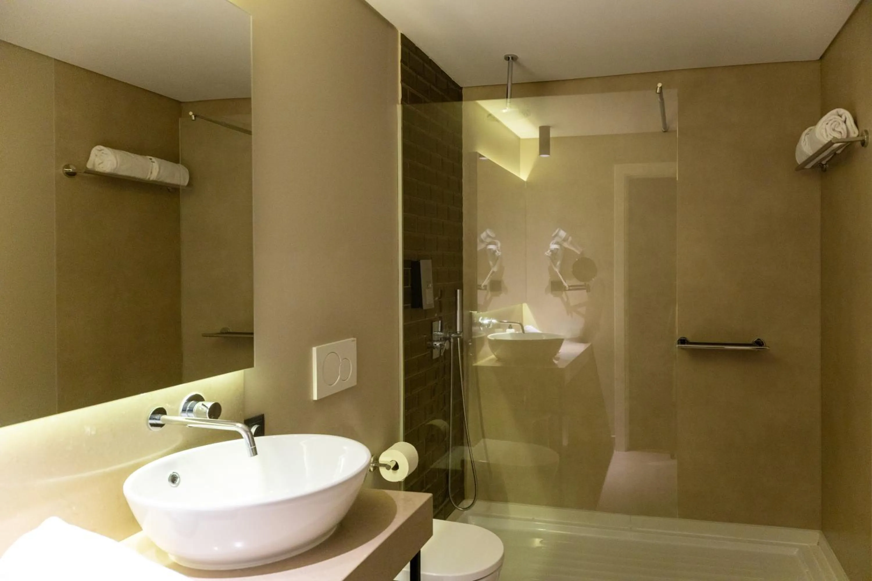 Bathroom in Avenida Boutique Hotel