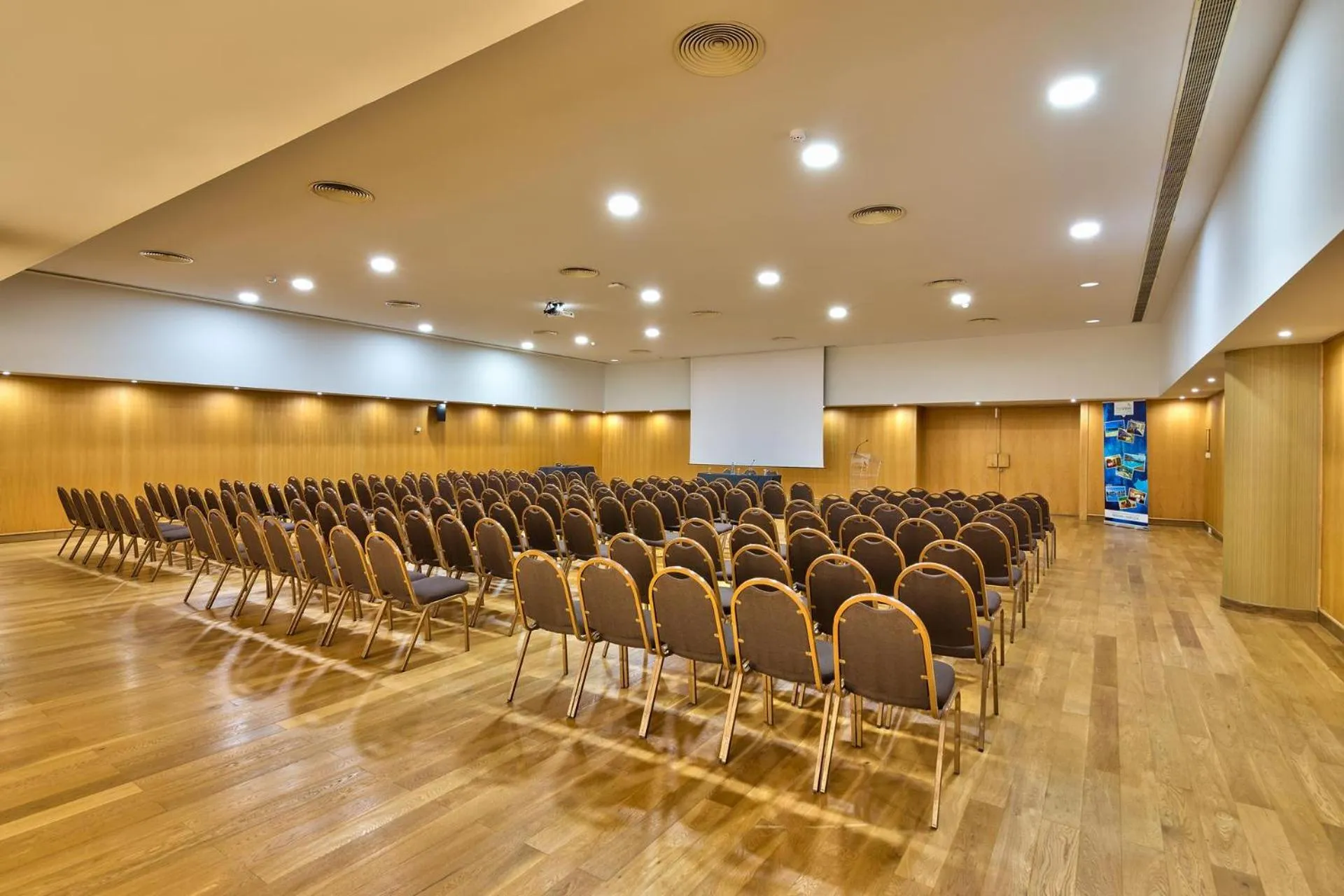 Meeting/conference room in The Views Monumental