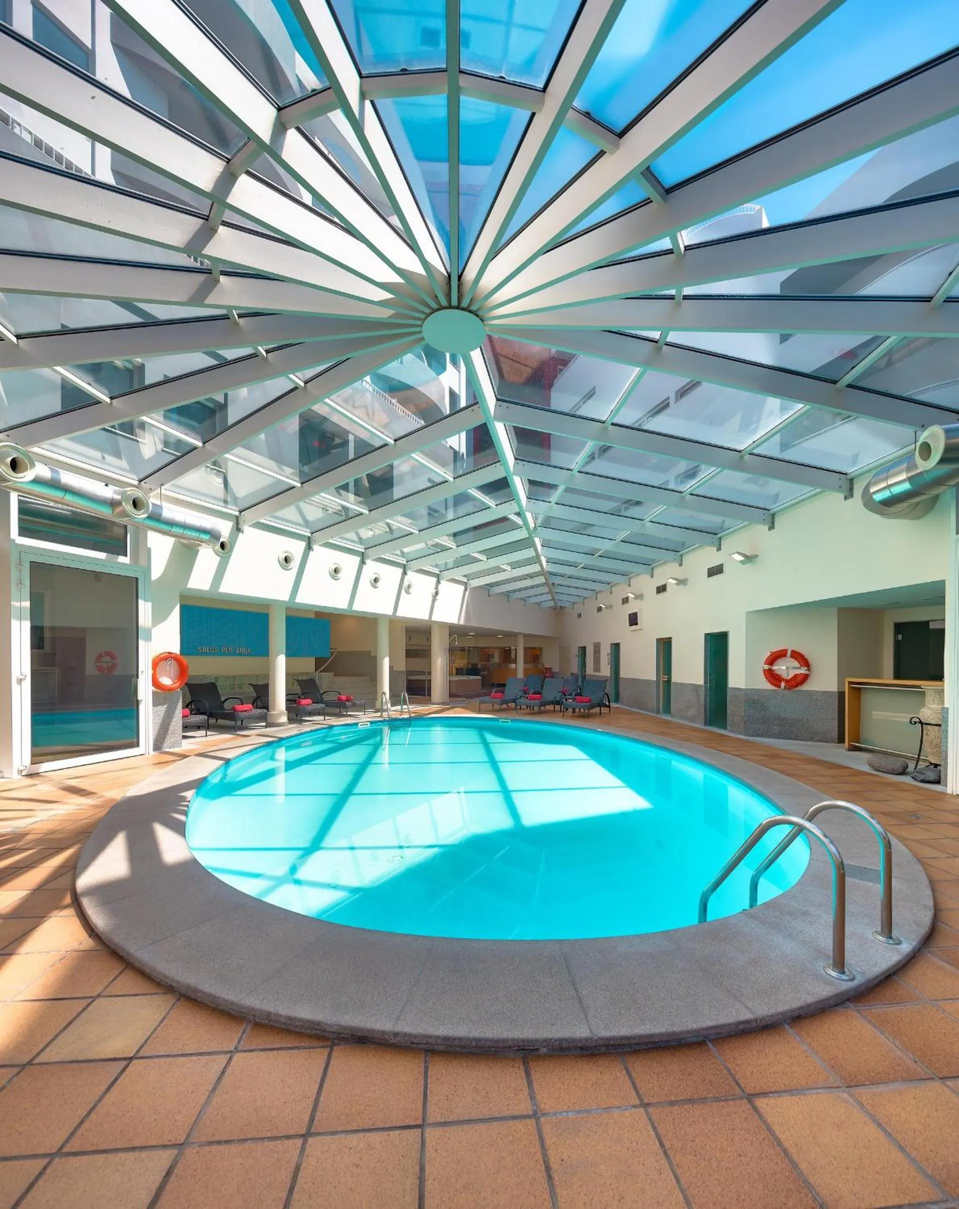 Swimming pool in The Views Monumental