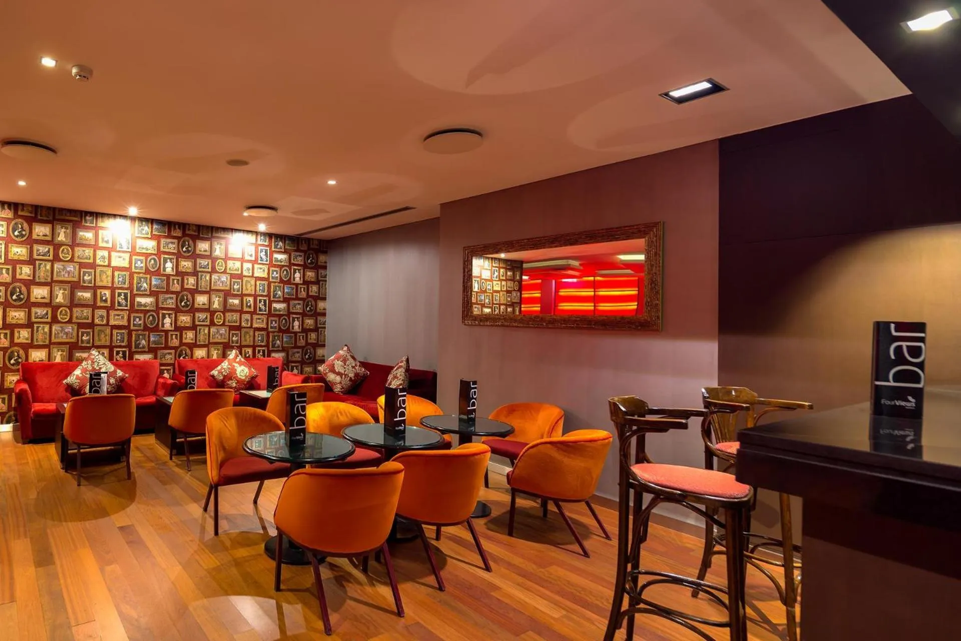 Lounge or bar in The Views Monumental