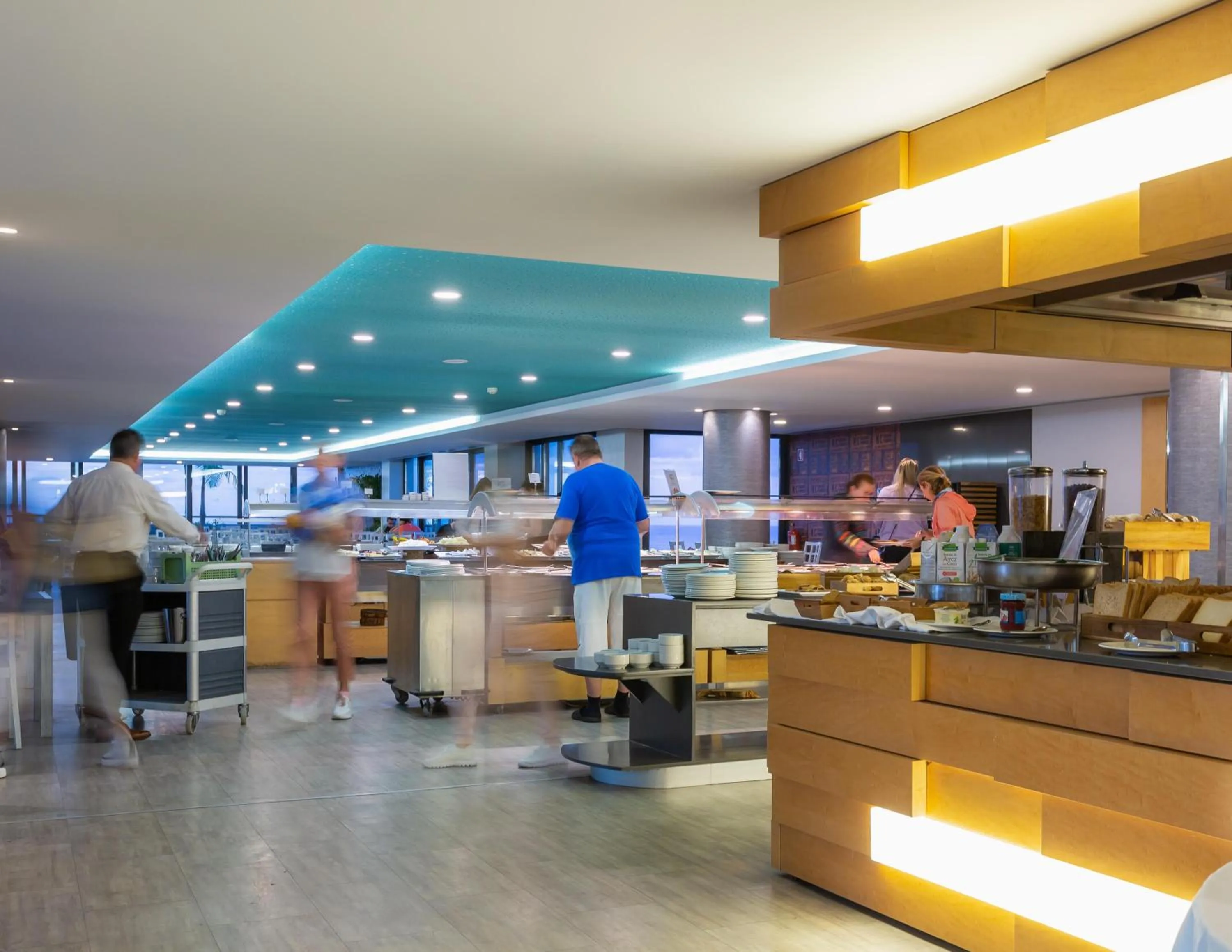 Restaurant/places to eat in The Views Monumental