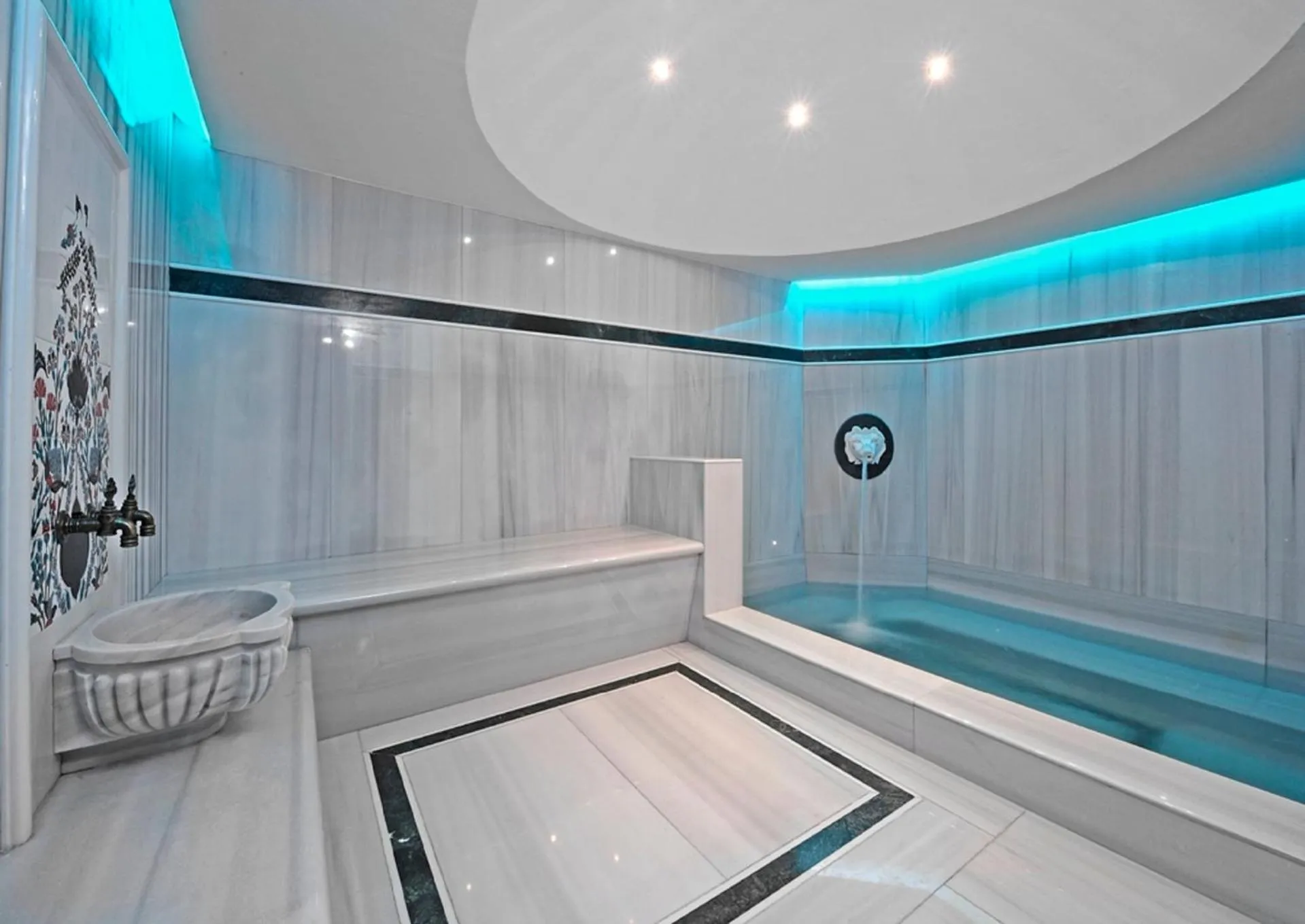 Public Bath in Crowne Plaza Bursa Convention Center & Thermal Spa by IHG