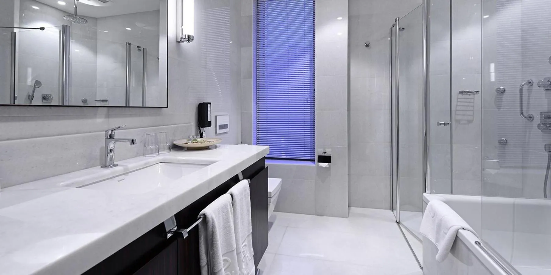 Bathroom in Crowne Plaza Bursa Convention Center & Thermal Spa by IHG