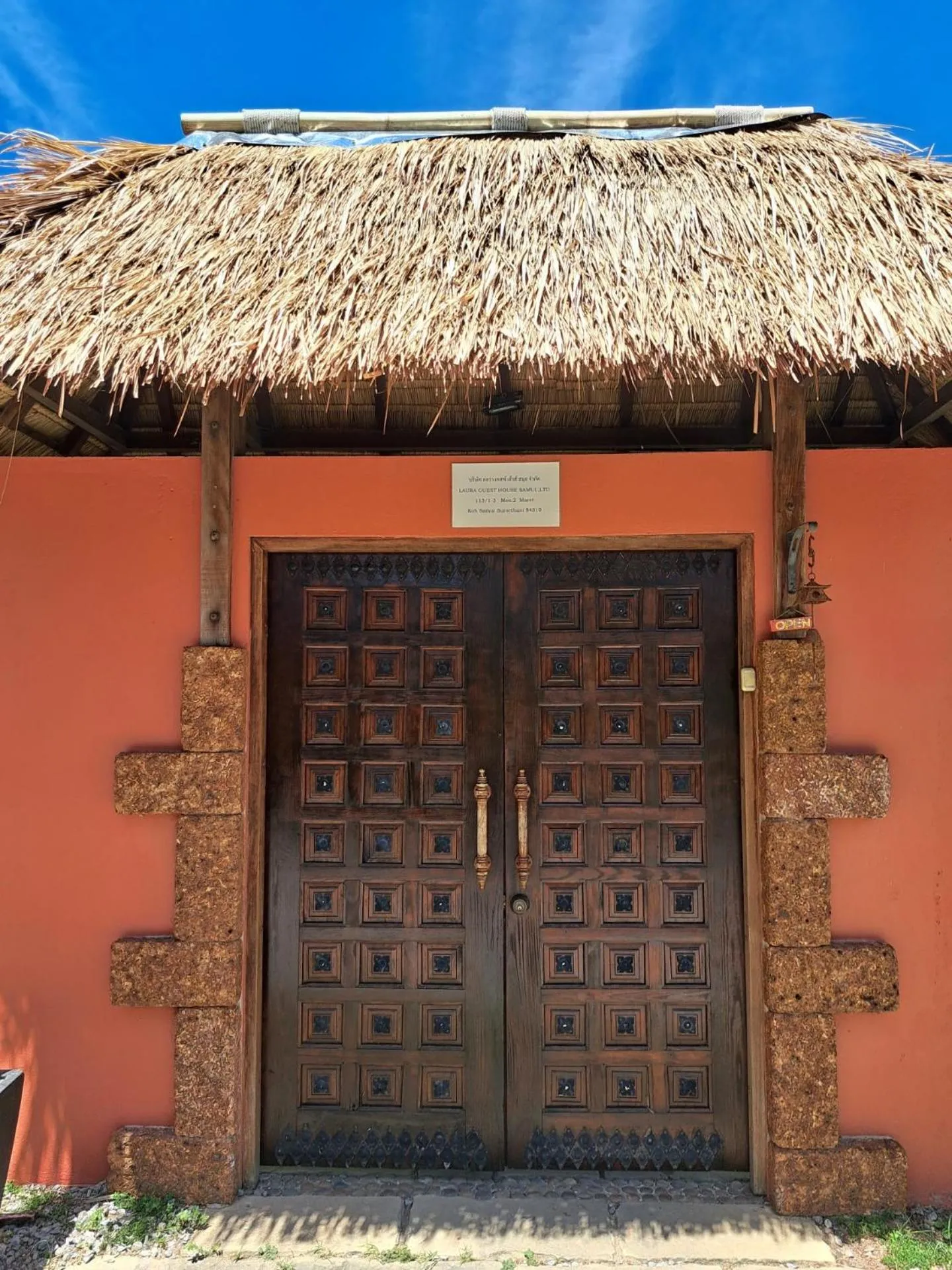 Facade/entrance in Laura's Guest House-adult only-